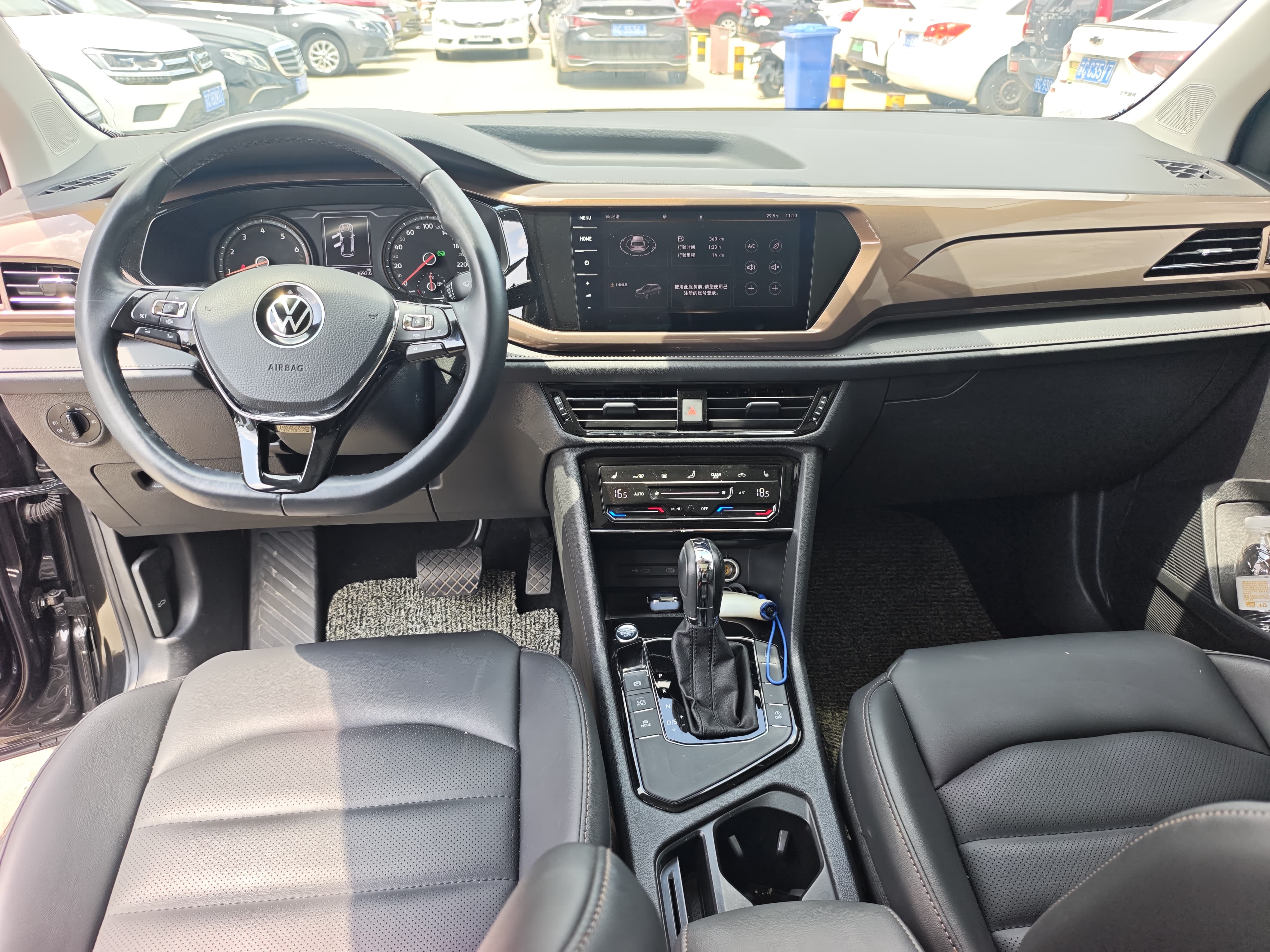 Volkswagen Tharu 280TSI Deluxe Edition