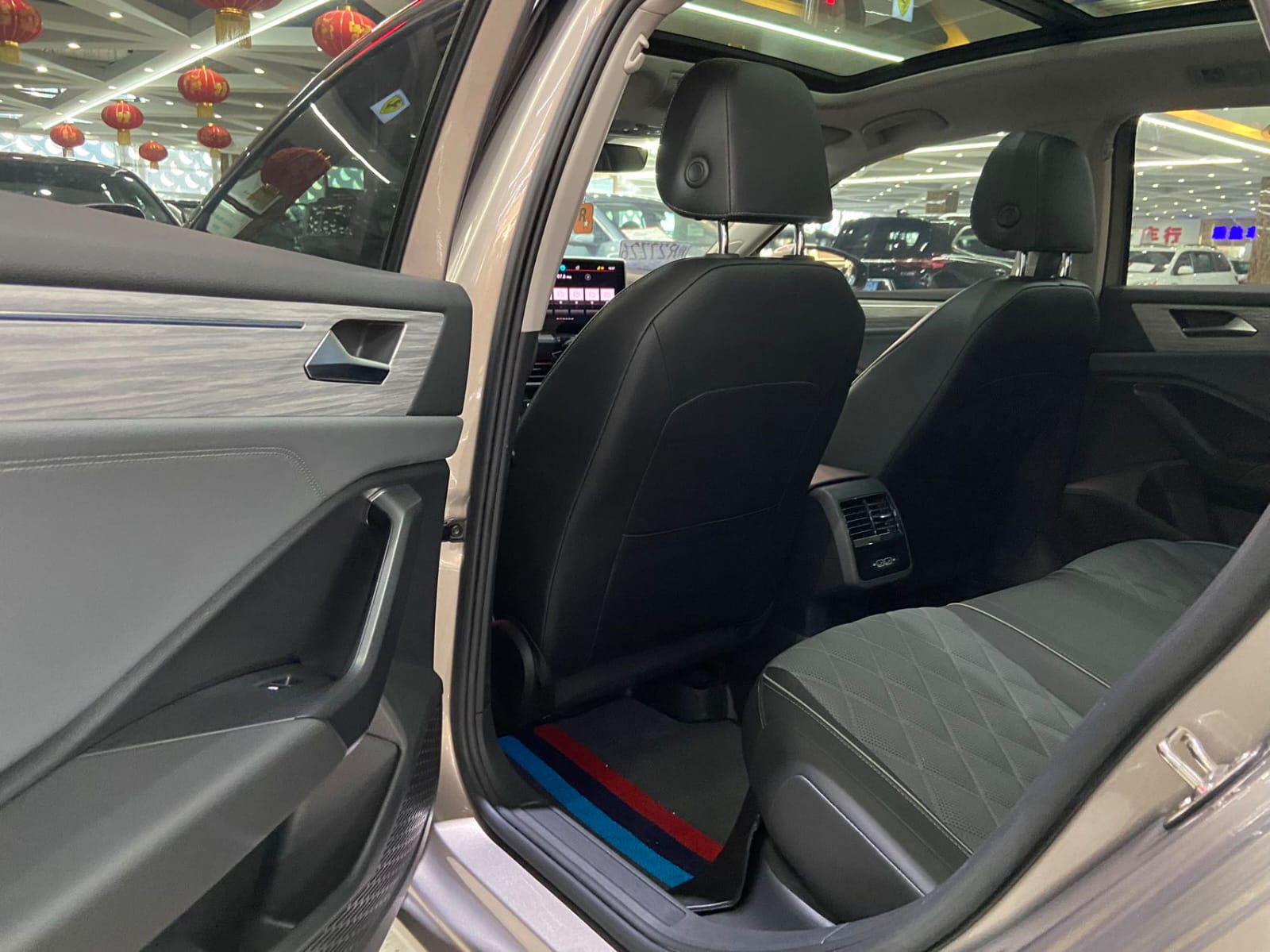 Volkswagen Sagitar 280TSI DSG Overpass Edition