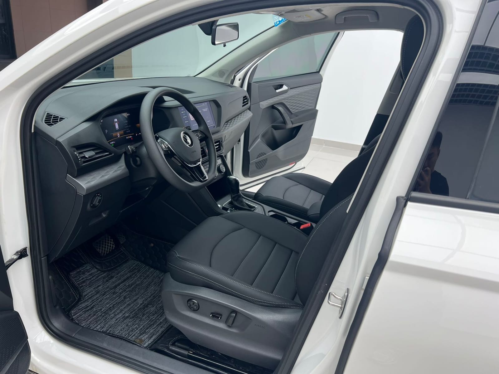 Volkswagen Tharu 280TSI