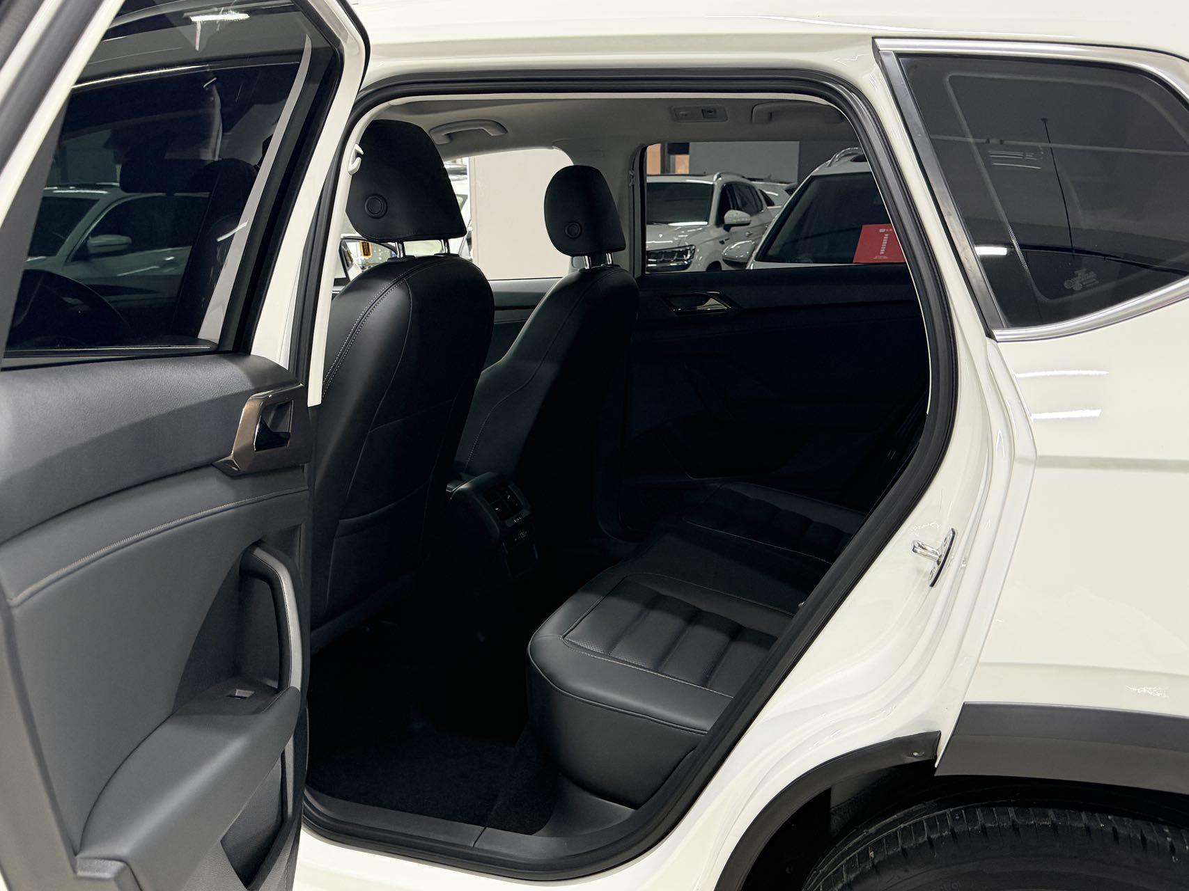 Volkswagen Tharu 280TSI Deluxe Edition