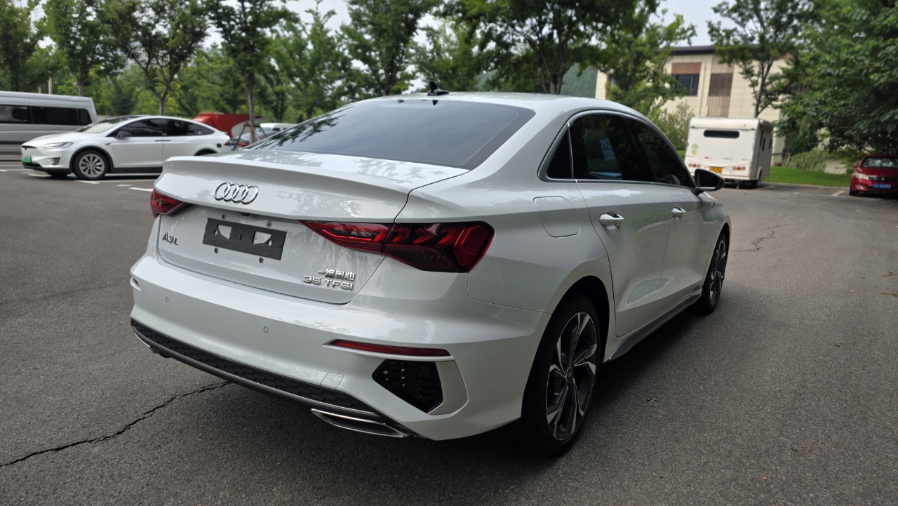 Audi A3L Limousine 35 TFSI Luxury Sport