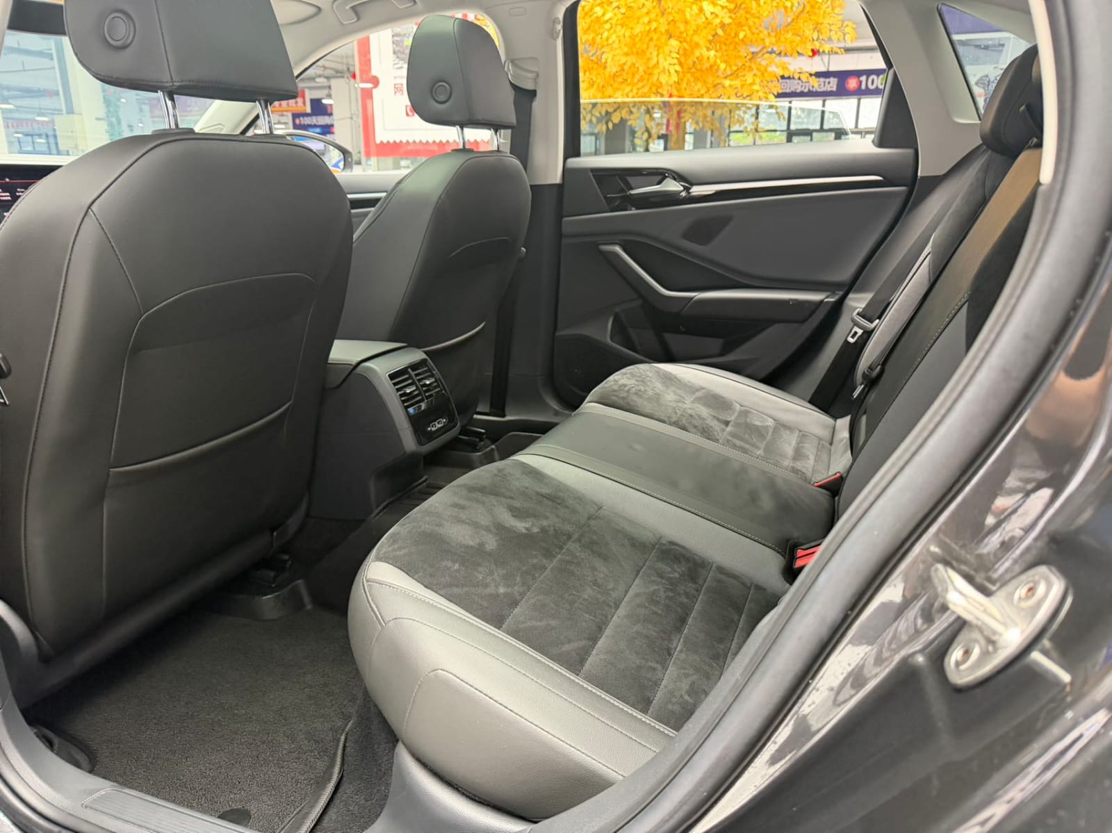 Volkswagen Sagitar Express Excellence Edition