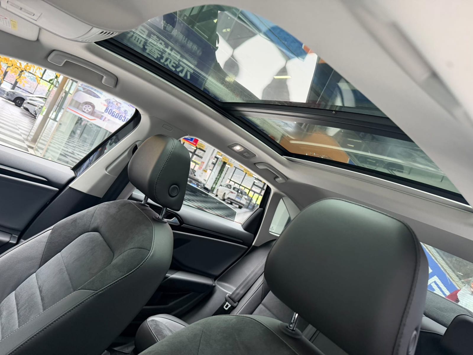 Volkswagen Sagitar Express Excellence Edition