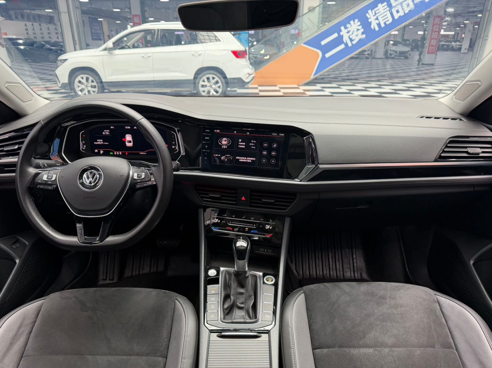 Volkswagen Sagitar Express Excellence Edition