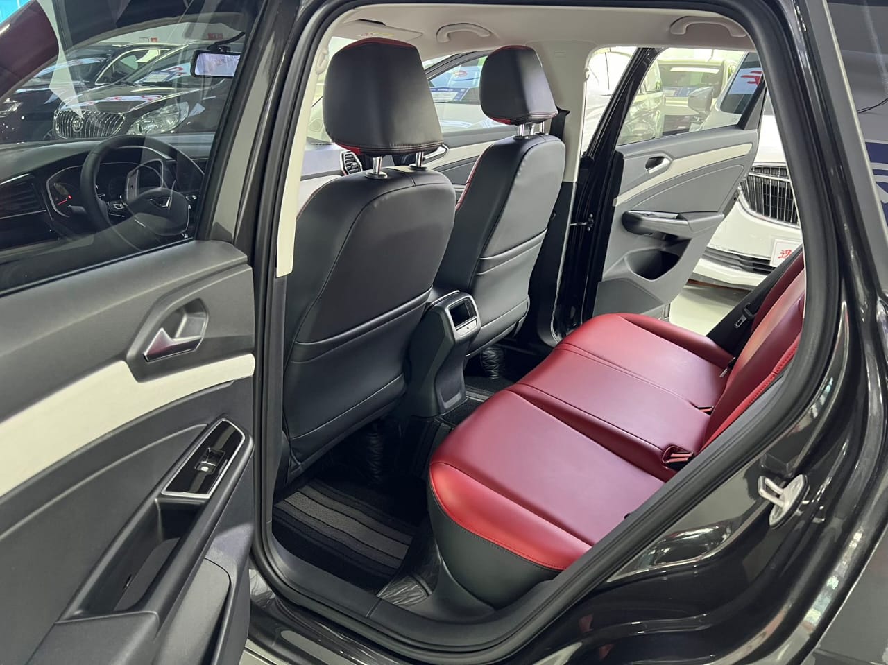 Jetta VS5 Automatic Entry Edition