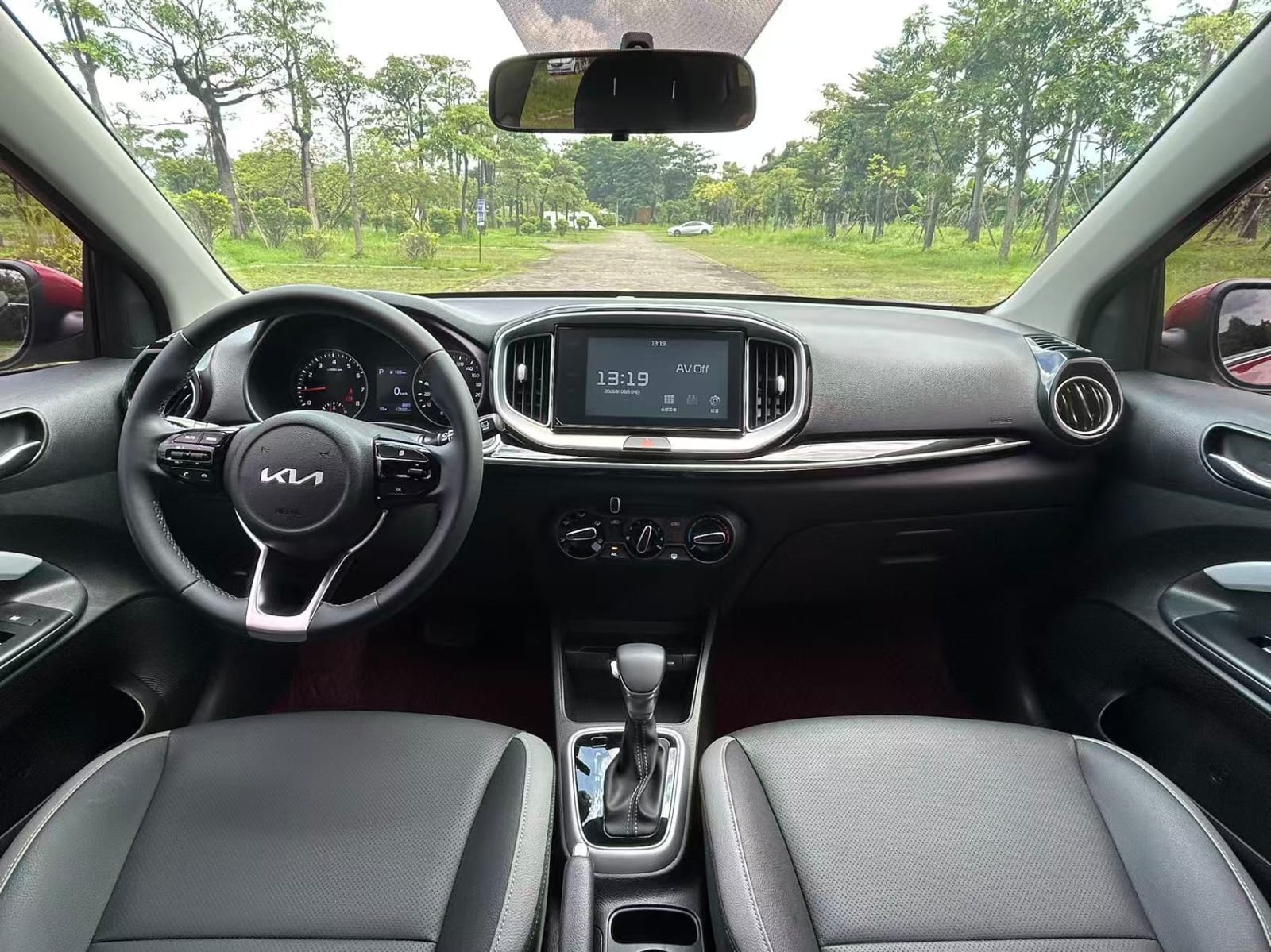 Kia KX1 1.4L Automatic Edition