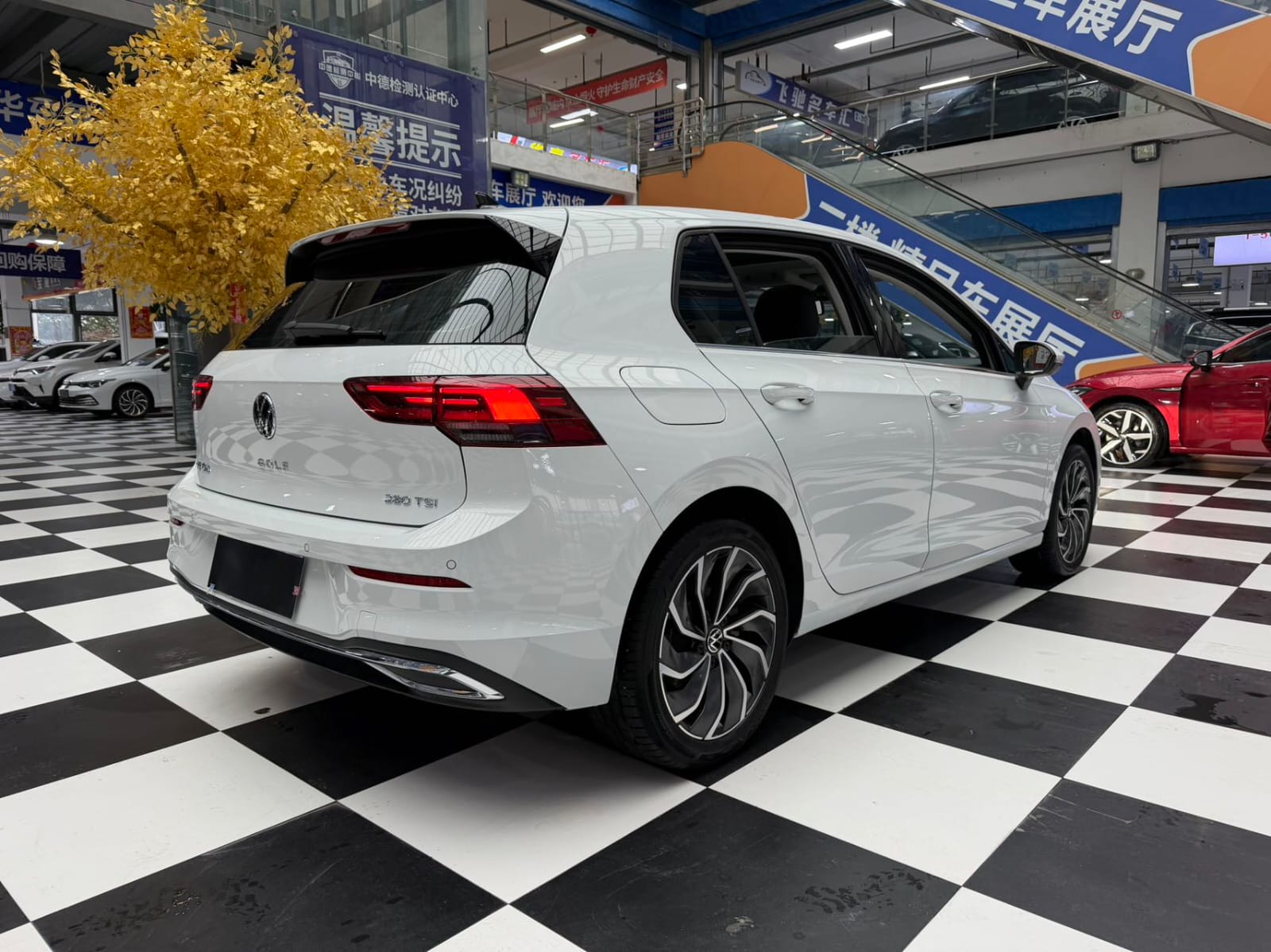 Volkswagen Golf 280 PRO