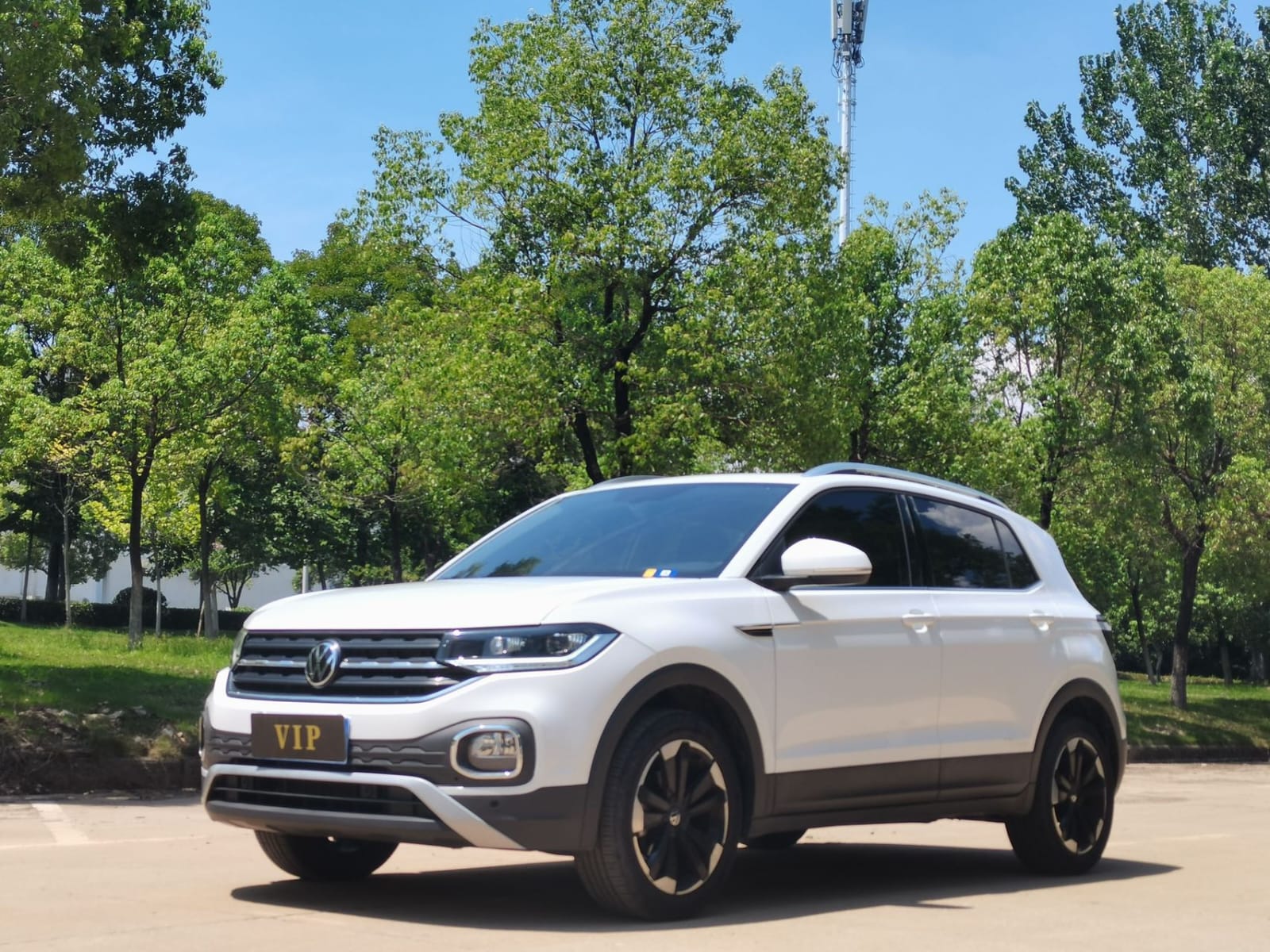 Volkswagen Tacqua 1.5L Automatic Edition
