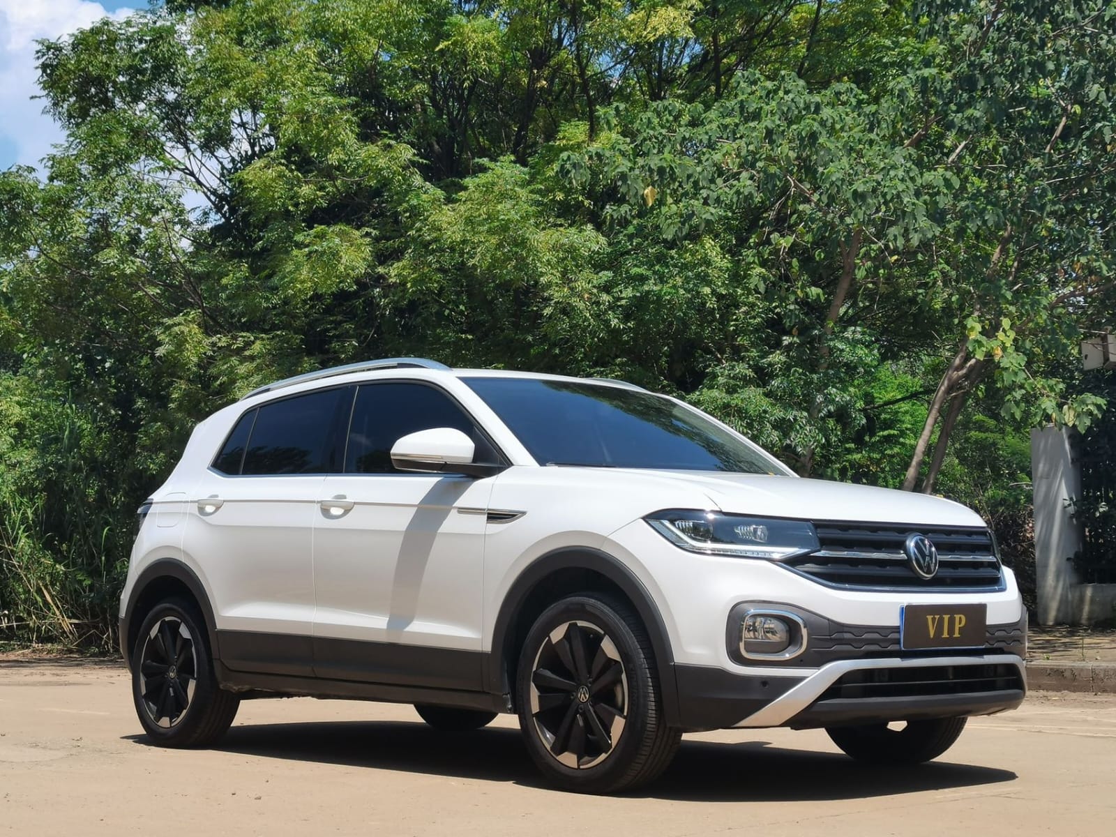 Volkswagen Tacqua 1.5L Automatic Edition