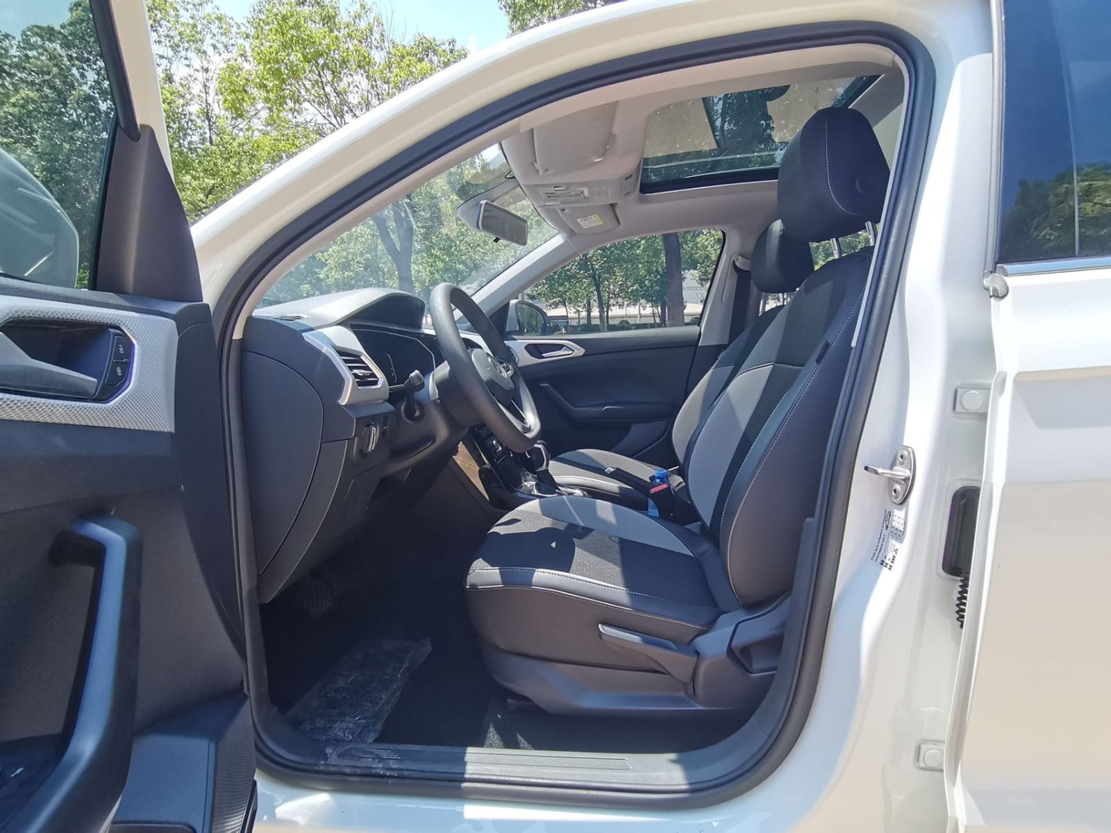Volkswagen Tacqua 1.5L Automatic Edition