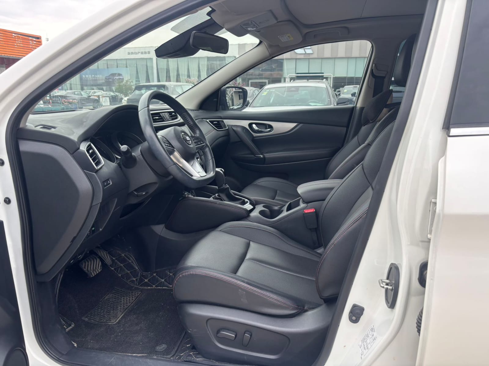 Nissan Qashqai 2.0L CVT XV Premium Luxury Edition