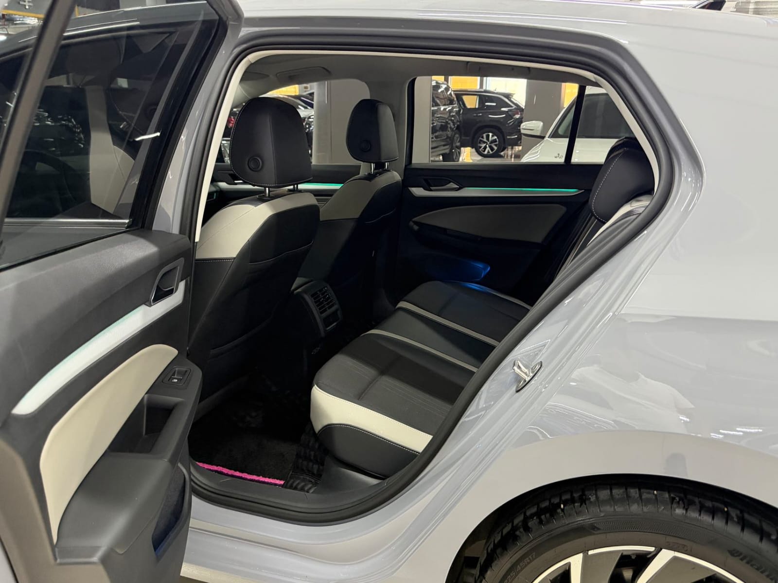 Volkswagen Golf 280TSI DSG Pro