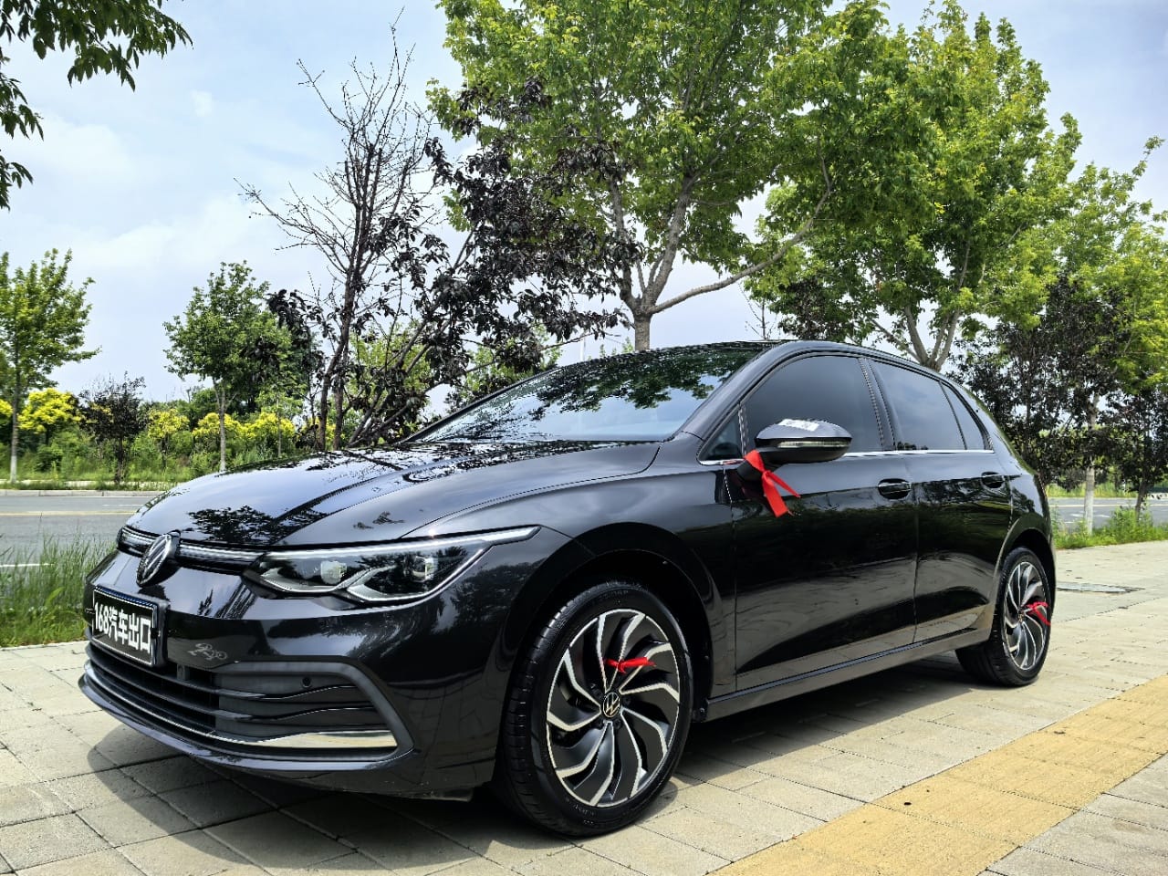 Volkswagen Golf 280TSI