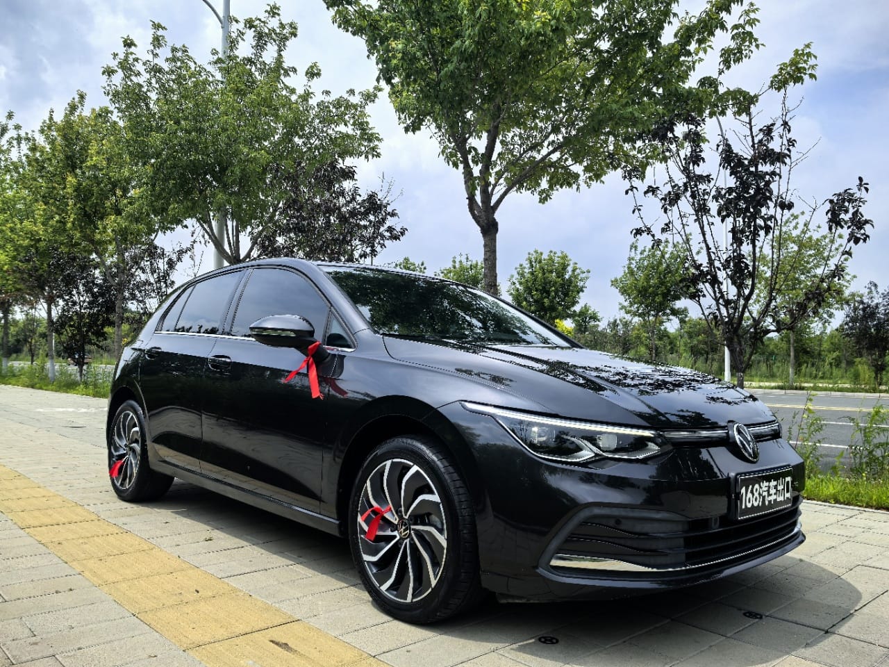Volkswagen Golf 280TSI