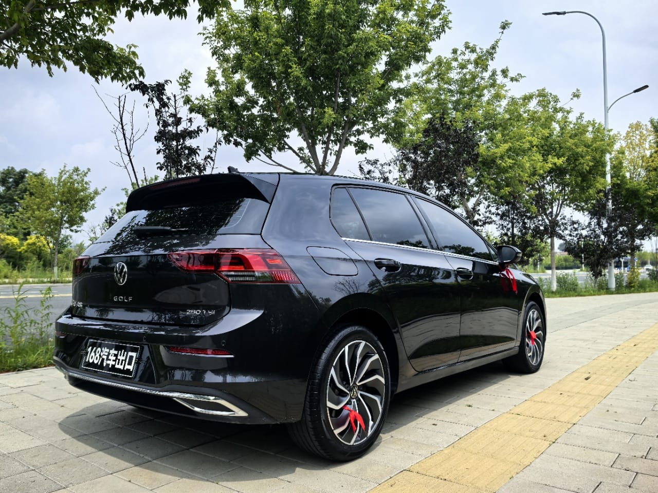 Volkswagen Golf 280TSI