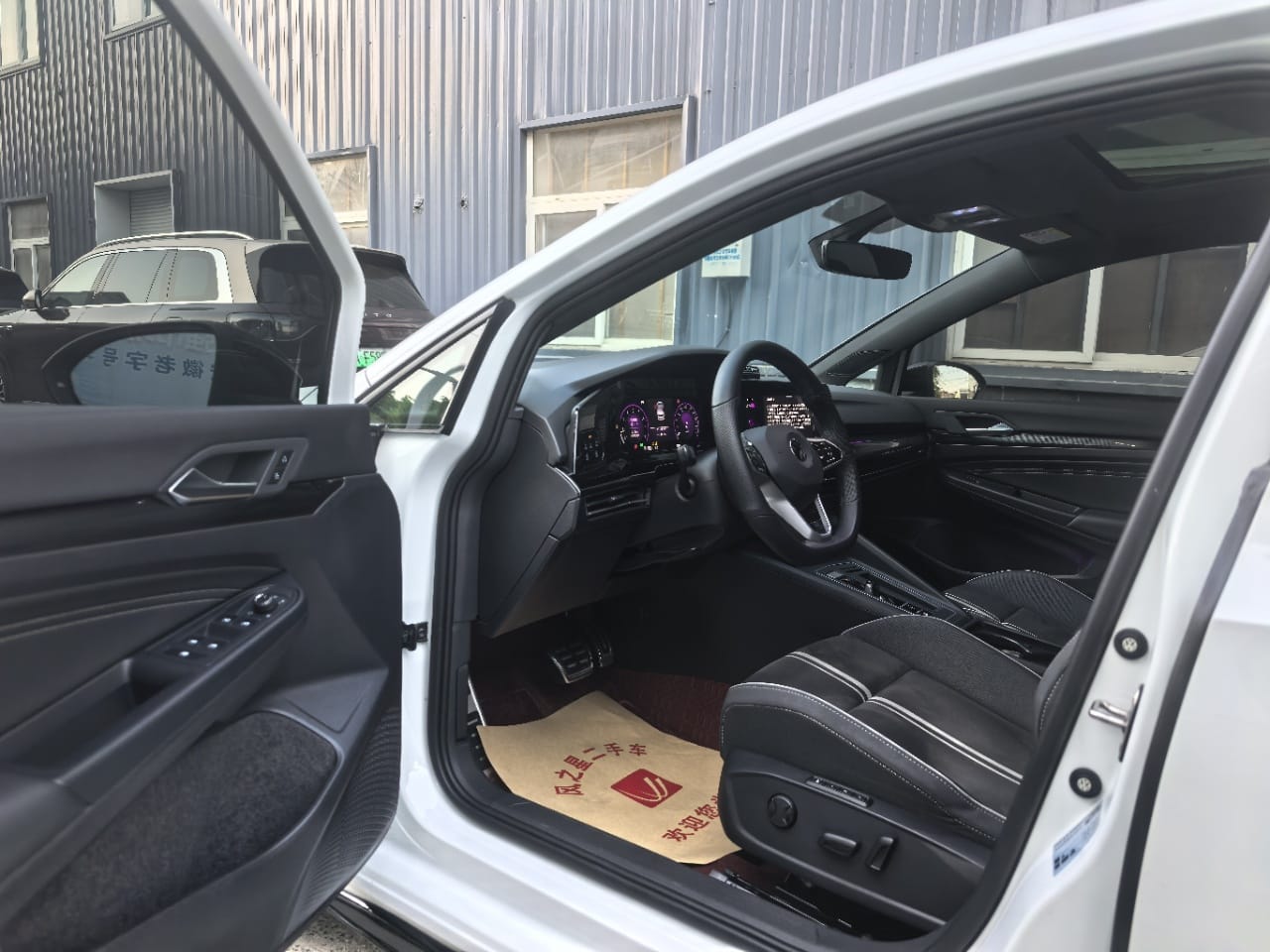 Volkswagen Golf 280TSI DSG R-Line Lite
