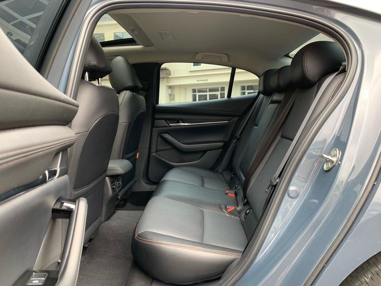 Mazda 3 Axela 2.0L Automatic Edition