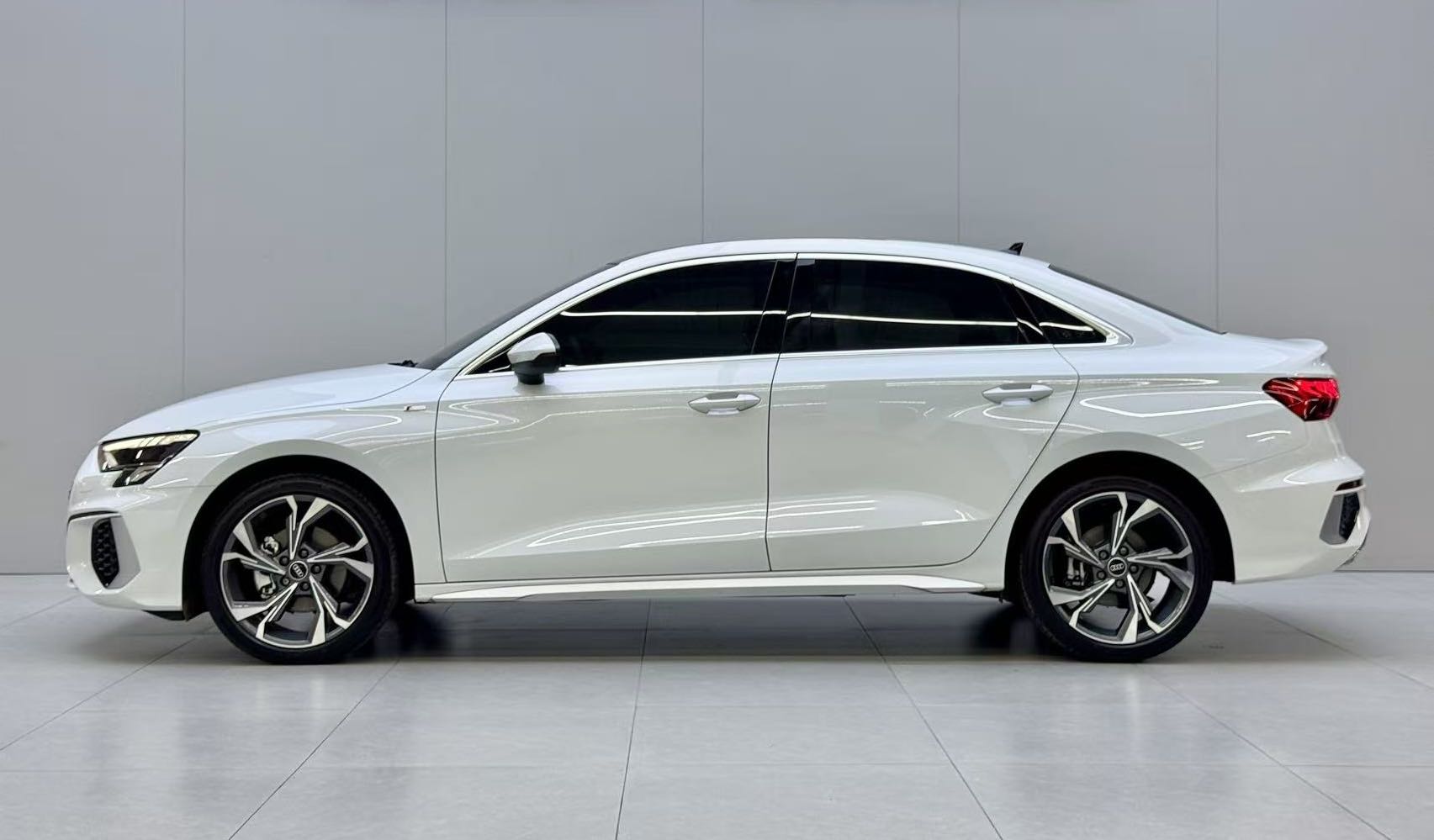 Audi A3L Limousine 35 TFSI Luxury Sport