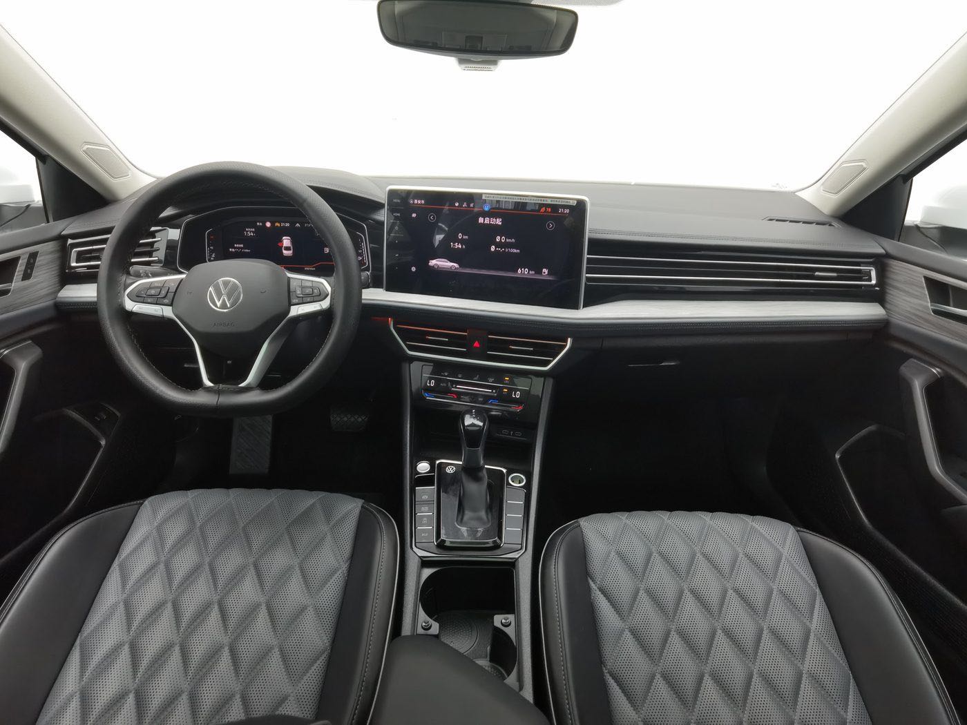 Volkswagen Sagitar 280TSI DSG