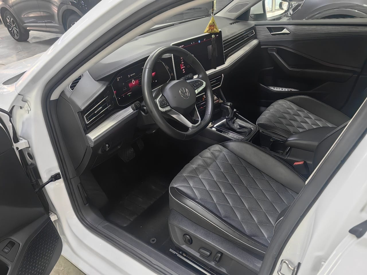 Volkswagen Sagitar Plus