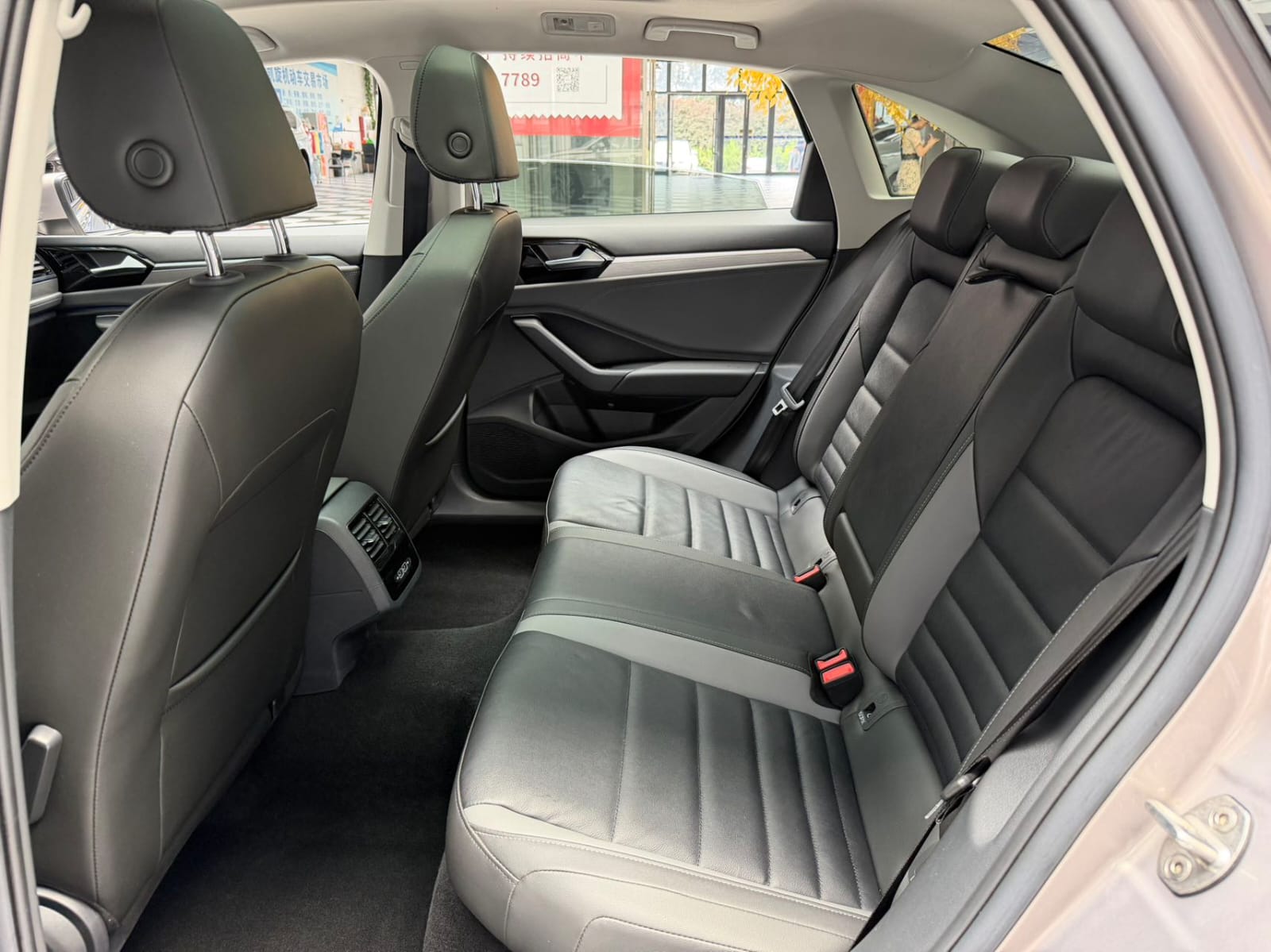 Volkswagen Sagitar 280 Beyond Edition