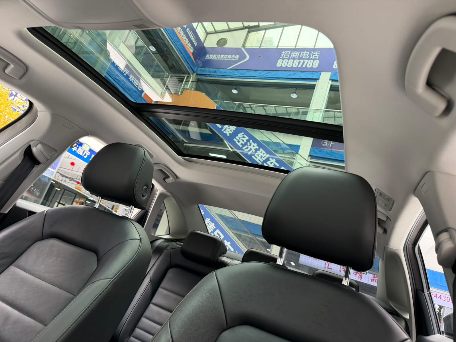 Volkswagen Sagitar 280 Beyond Edition