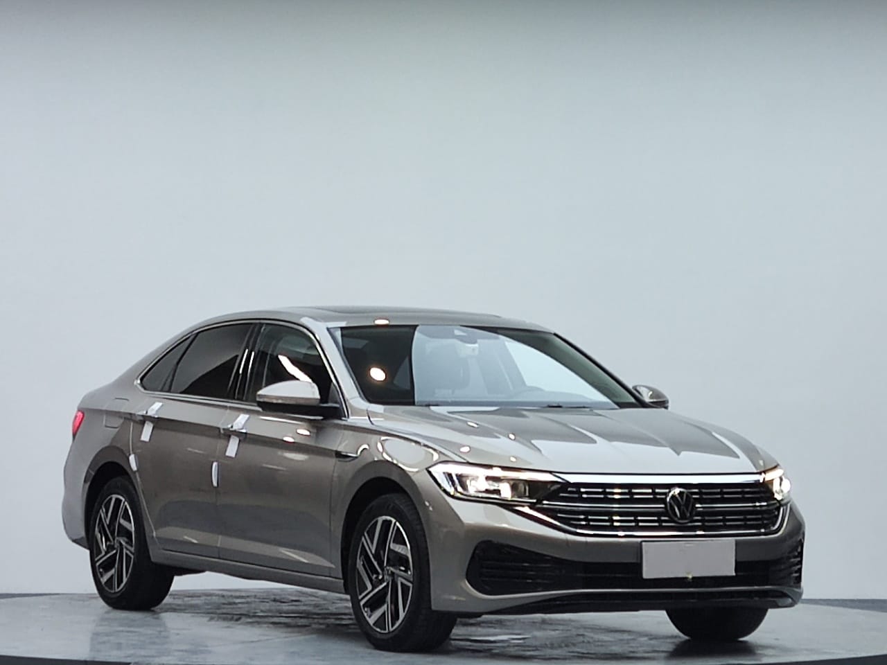 Volkswagen Sagitar 280TSI DSG Overpass Plus Edition
