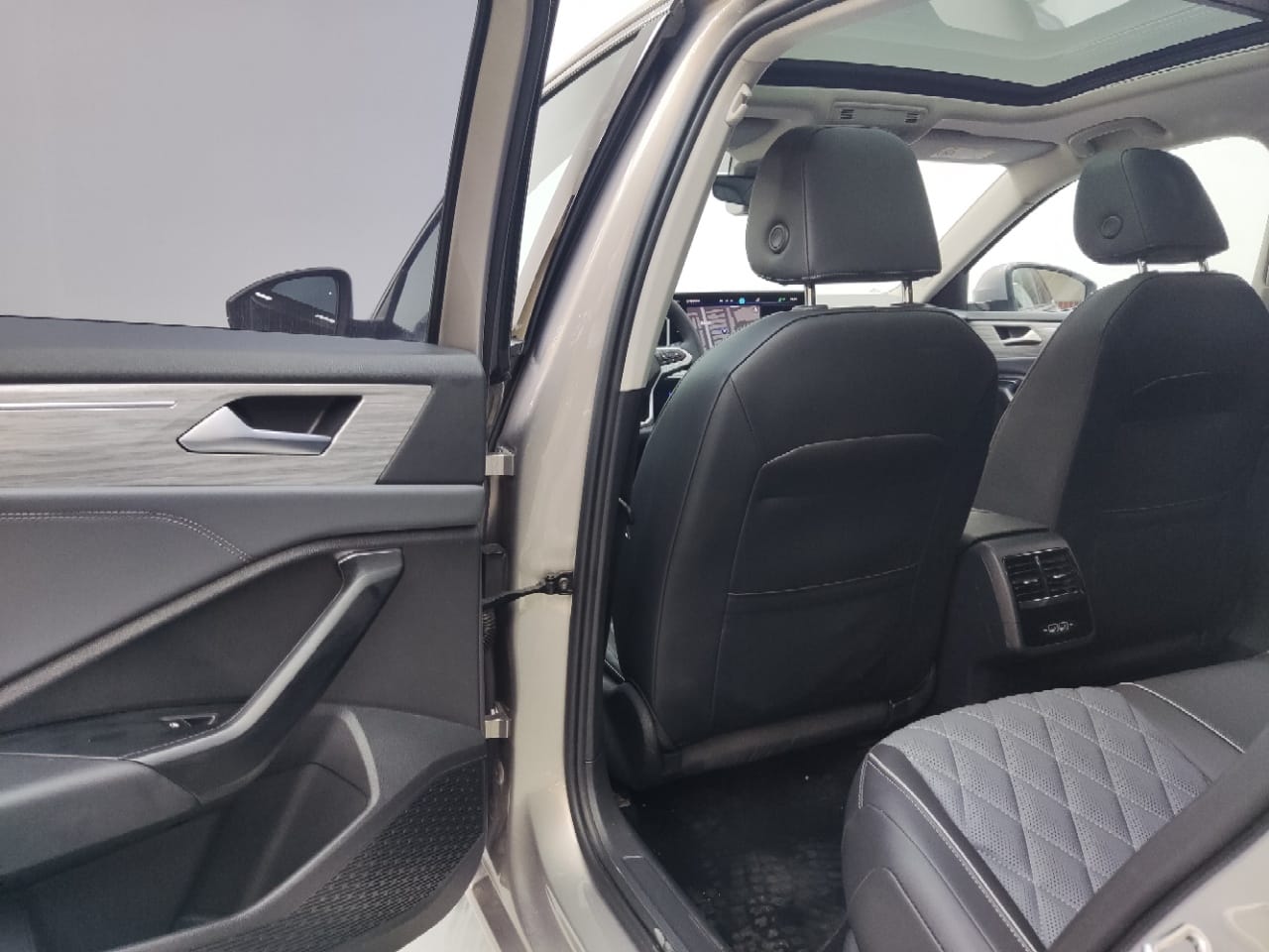 Volkswagen Sagitar 280TSI DSG Overpass Plus Edition