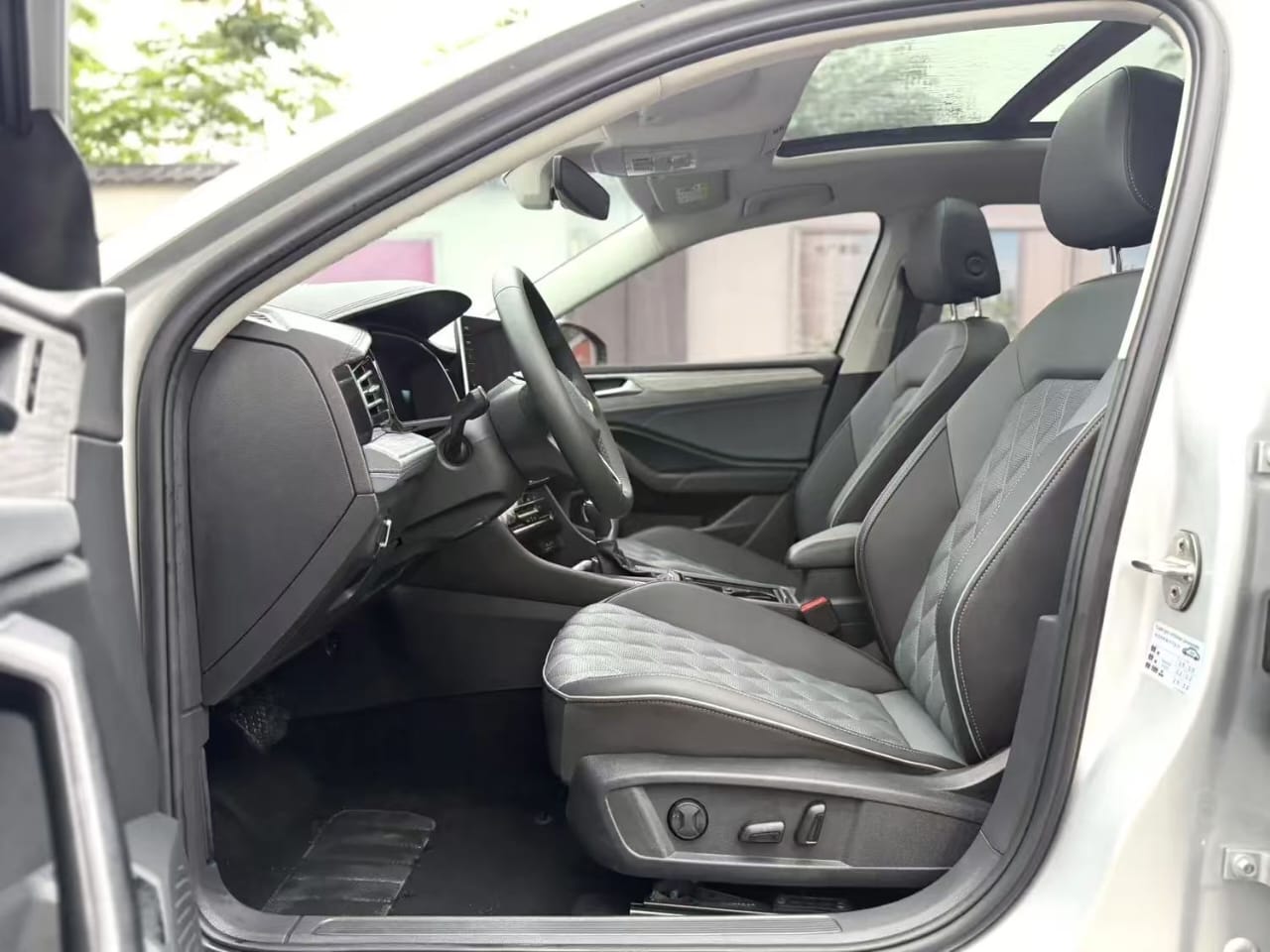 Volkswagen Sagitar 280TSI Plus Edition