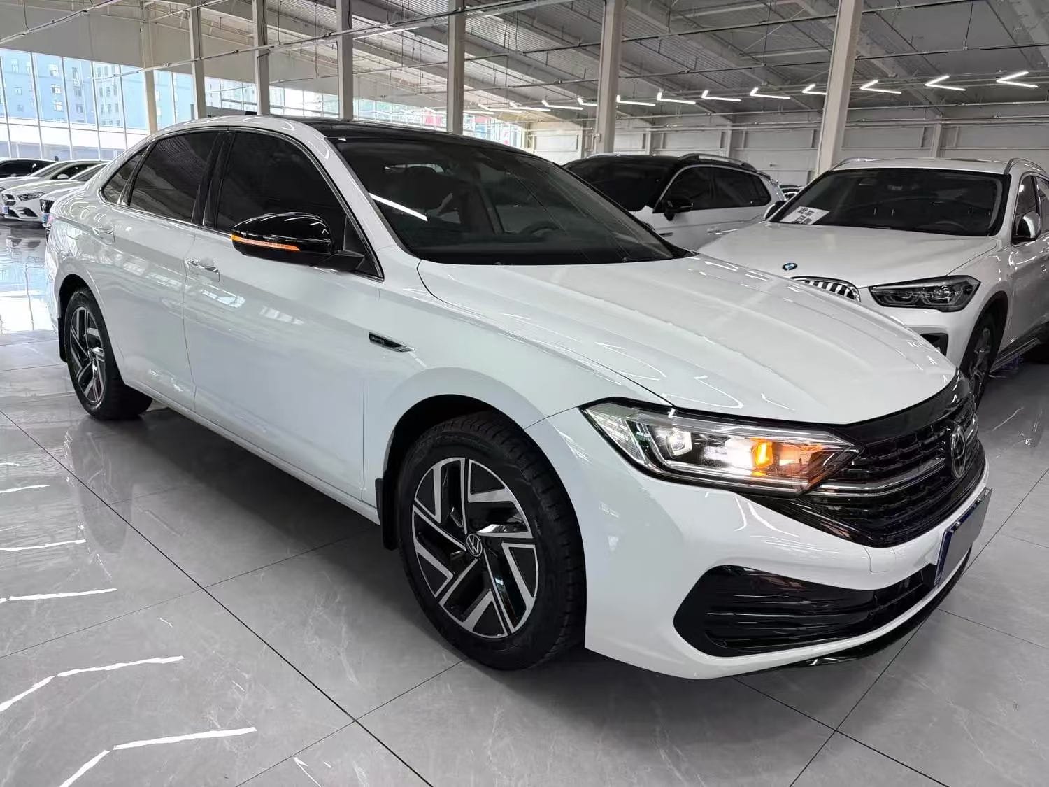 Volkswagen Sagitar 280TSI Plus Edition
