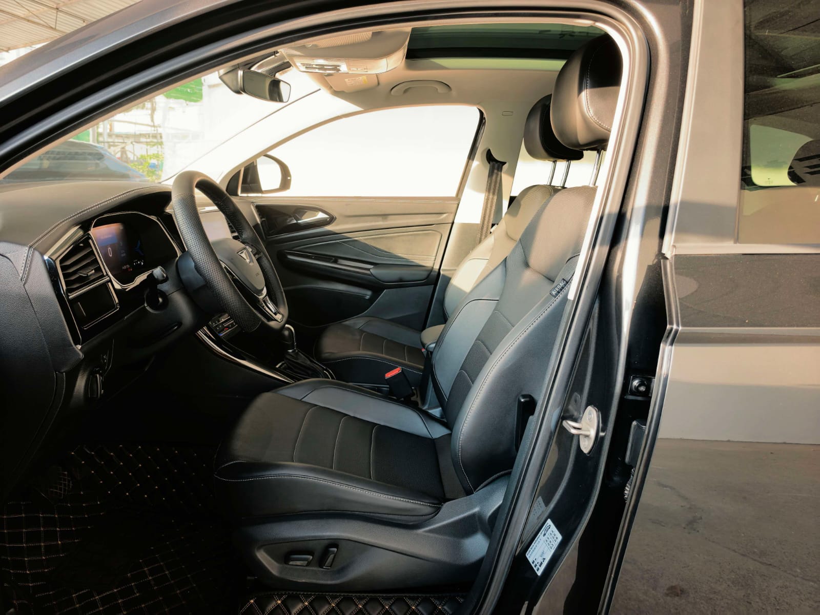 Jetta VS7 Black Front 1.4T Automatic Honor Pro VI