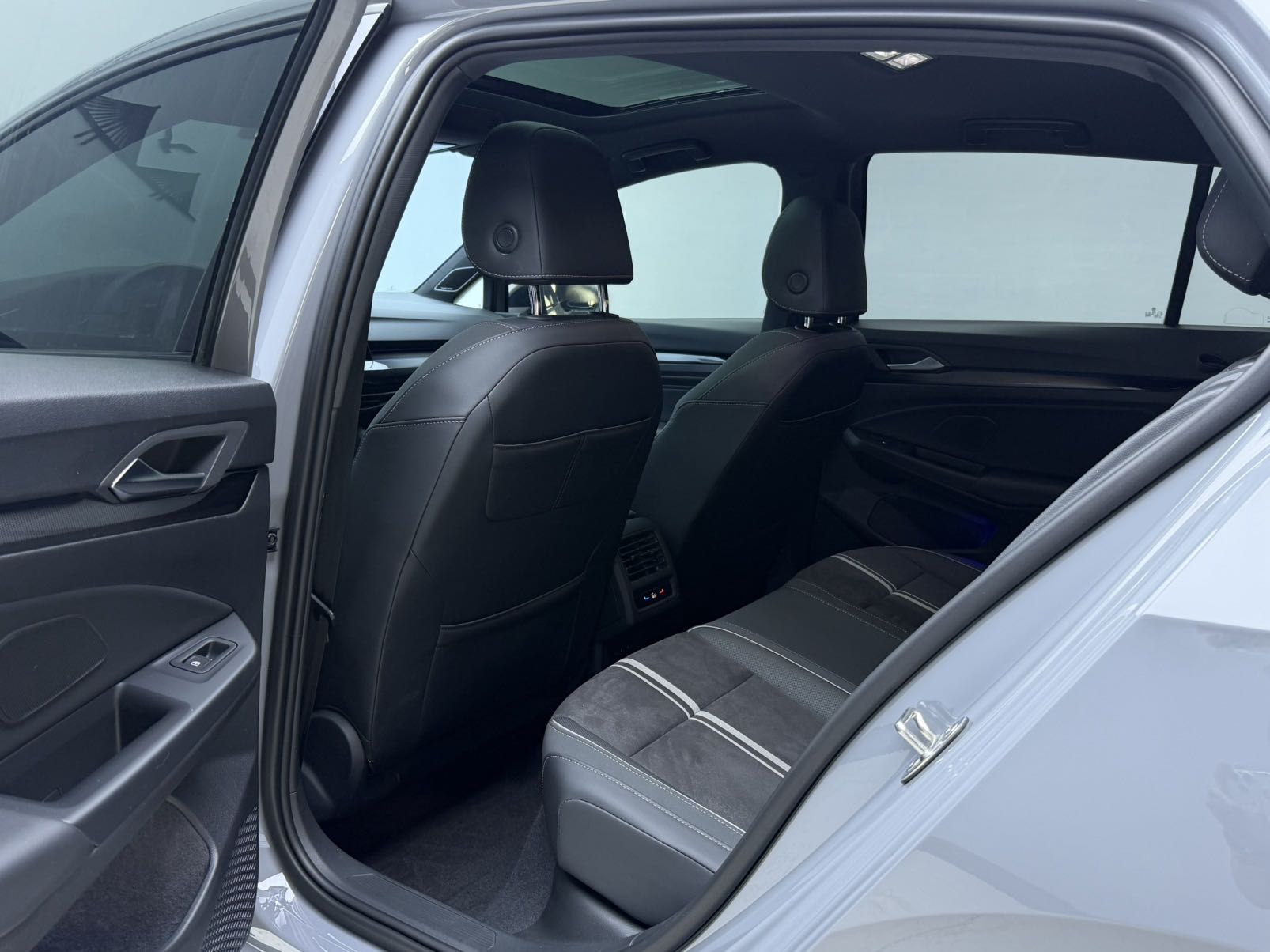 Volkswagen Golf 280TSI DSG R-Line