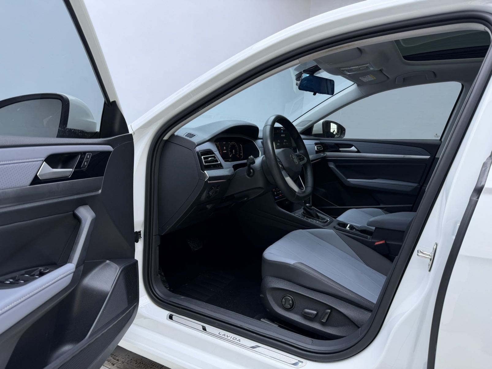 Volkswagen Lavida 1.5L Automatic Star 5 Million Edition