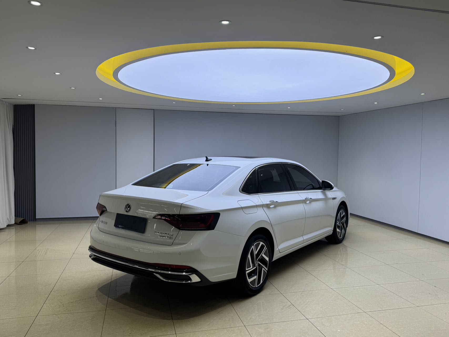 Volkswagen Sagitar 280TSI DSG