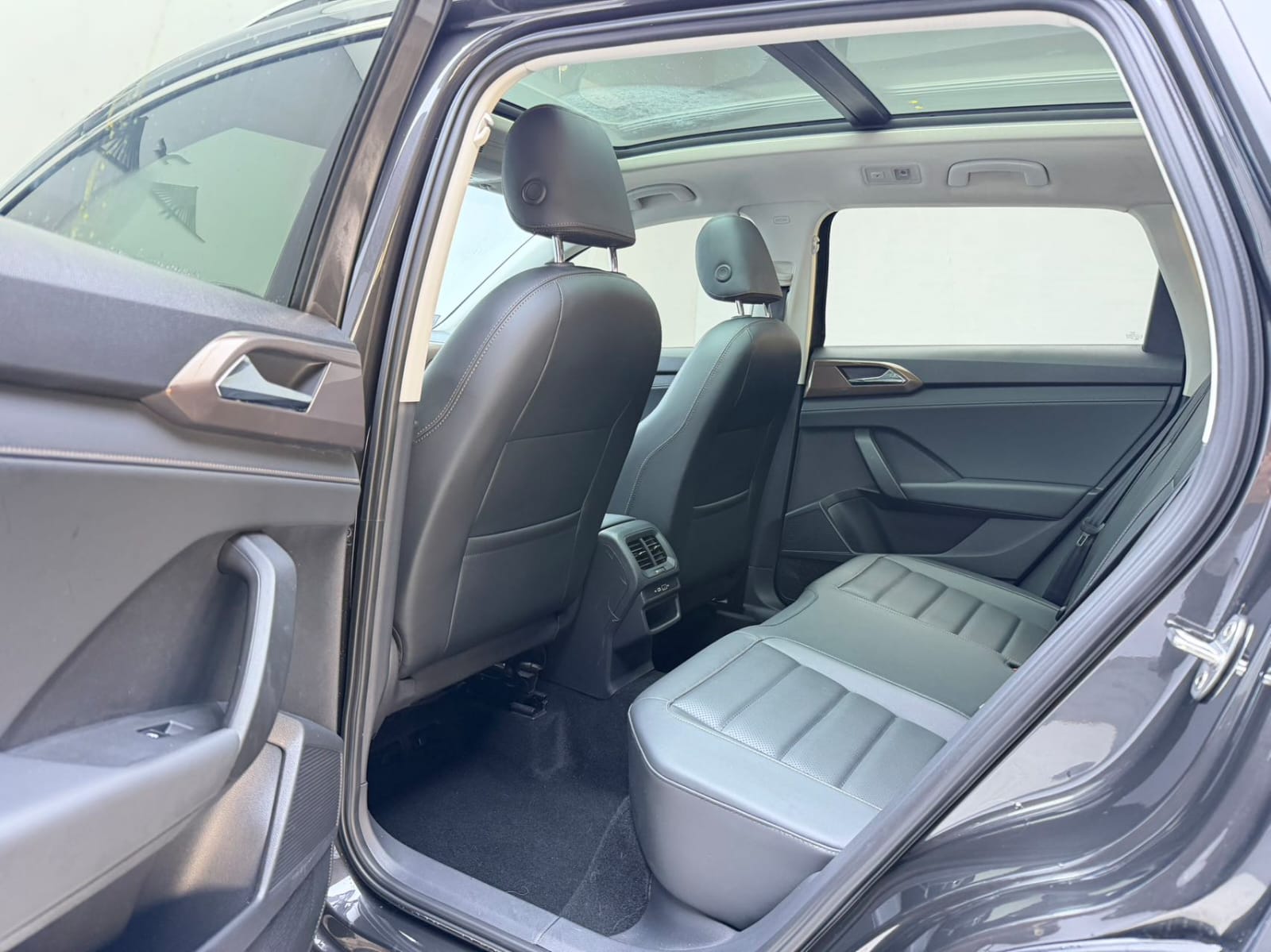 Volkswagen Tharu 280TSI Luxury Edition