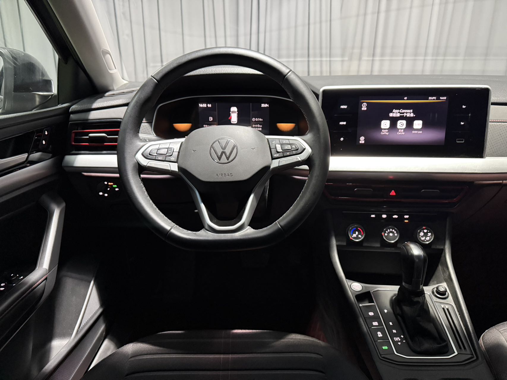 Volkswagen Lavida 280TSI DSG Звездная версия
