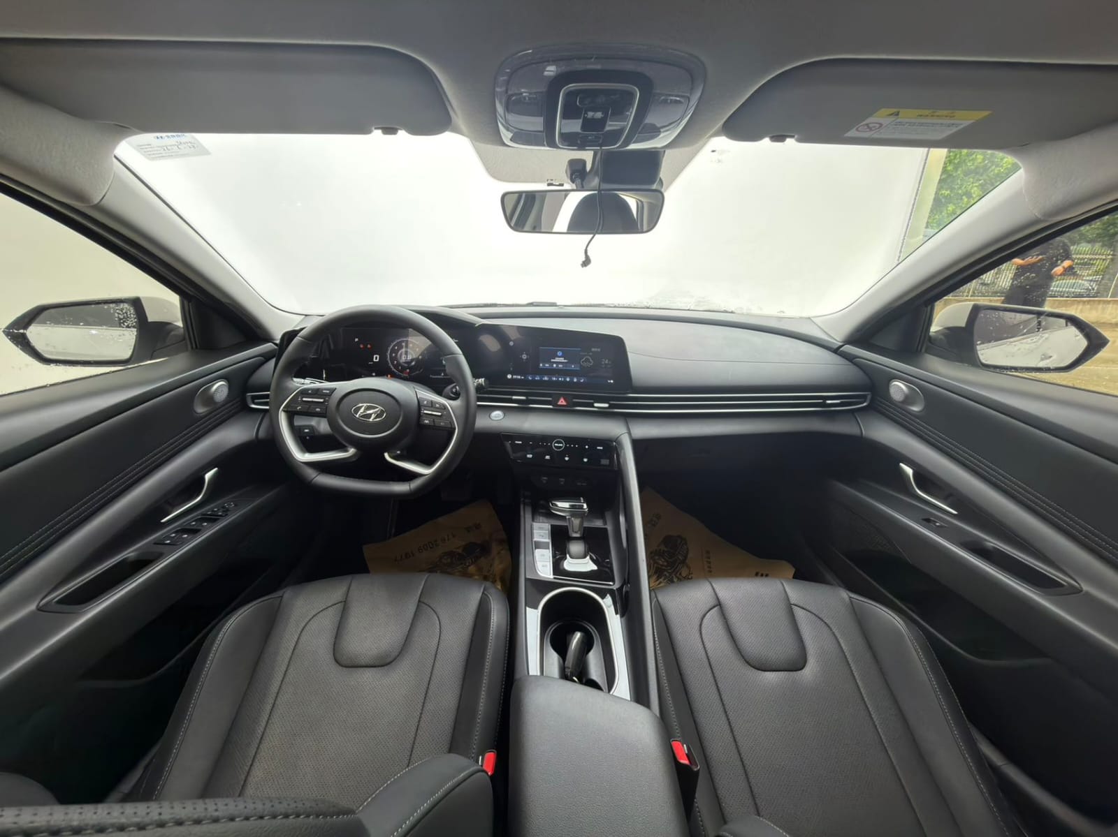 Hyundai Elantra 1.5L CVT LUX Premium Edition
