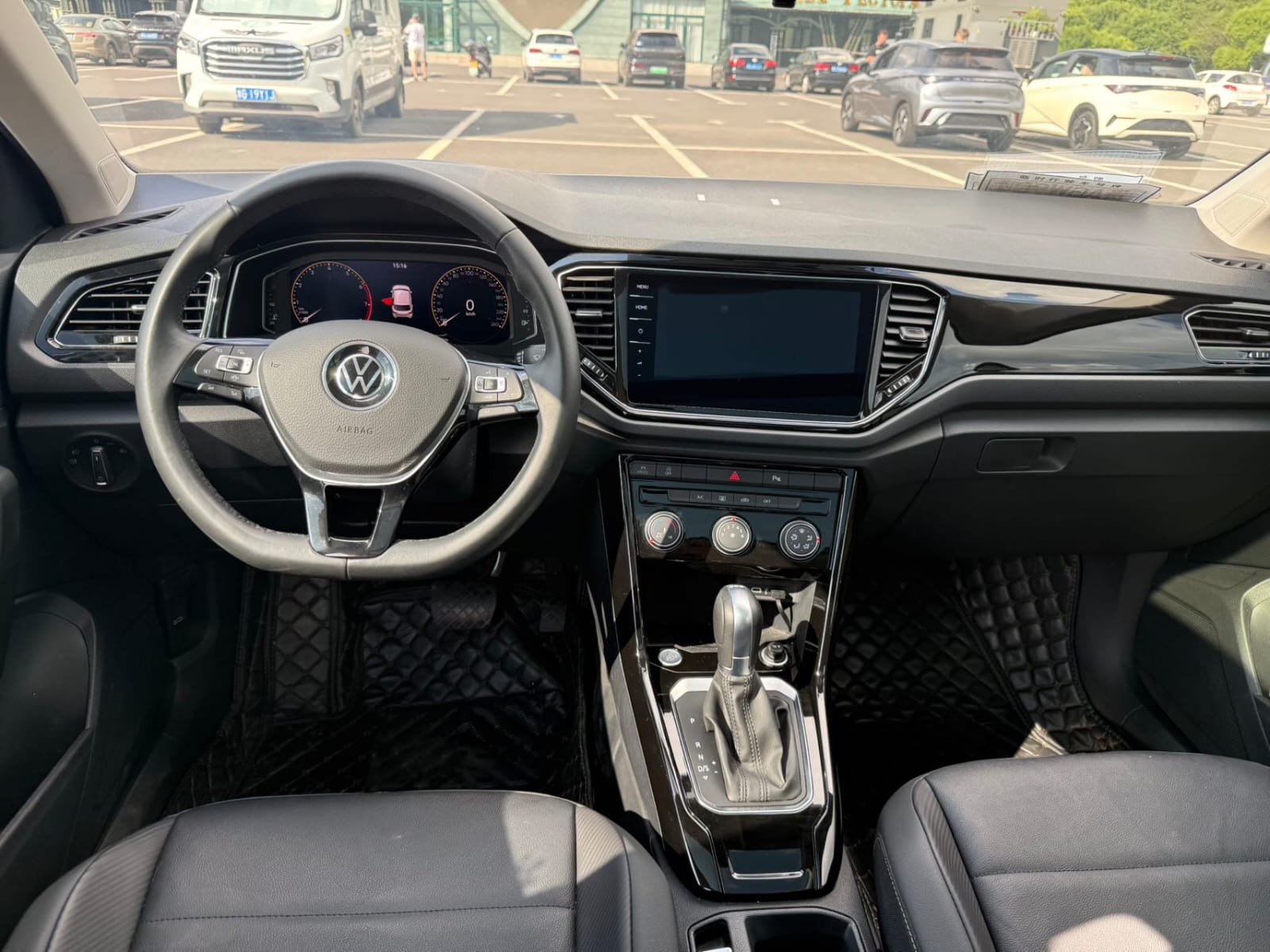 Volkswagen T-Roc Tango 280TSI DSG Enjoy PLUS