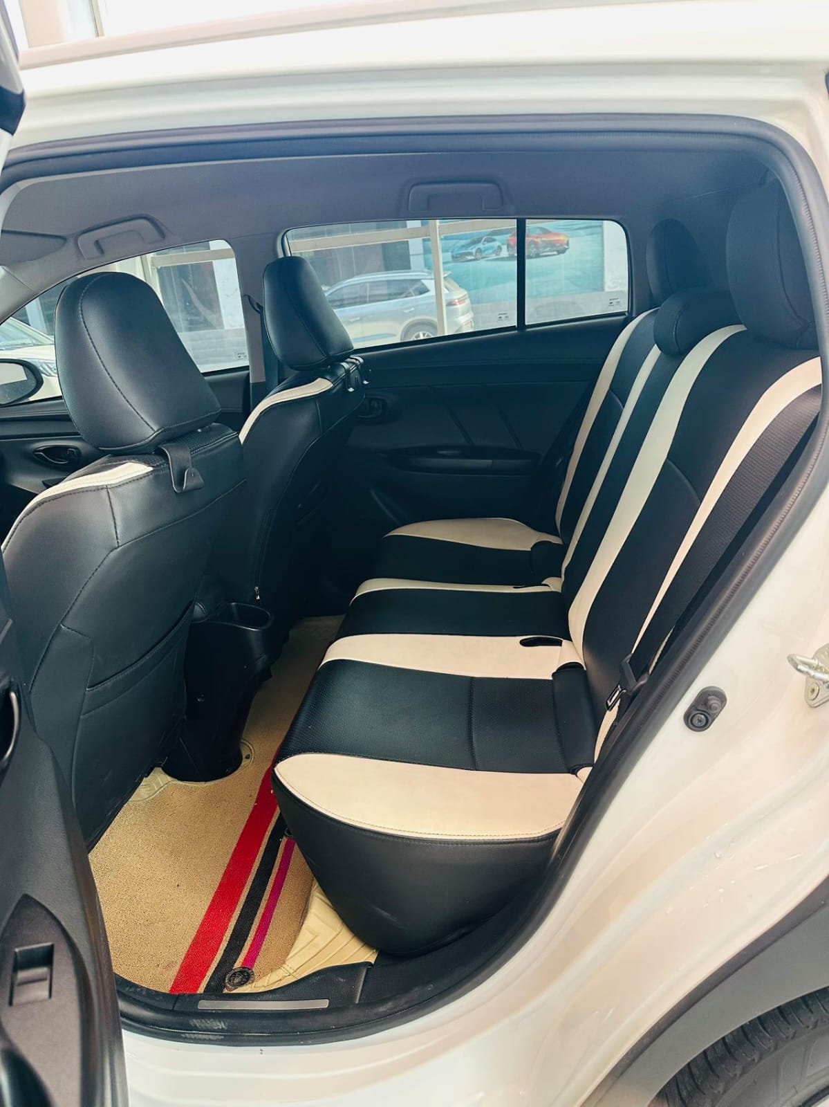 Toyota YarisL Glee X 1.5L CVT Leading PLUS Edition