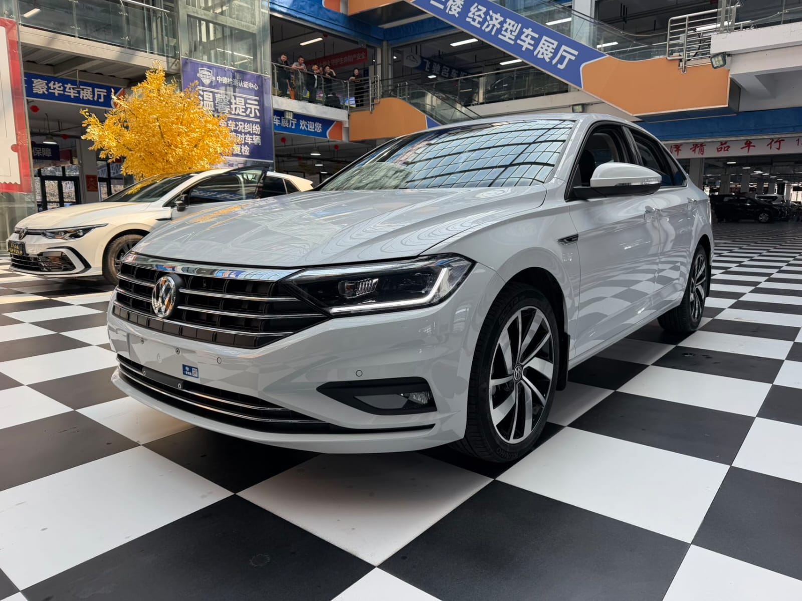 Volkswagen Sagitar 280TSI DSG