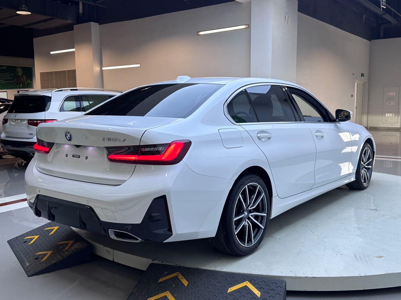 BMW 3 Series 320Li M Sport