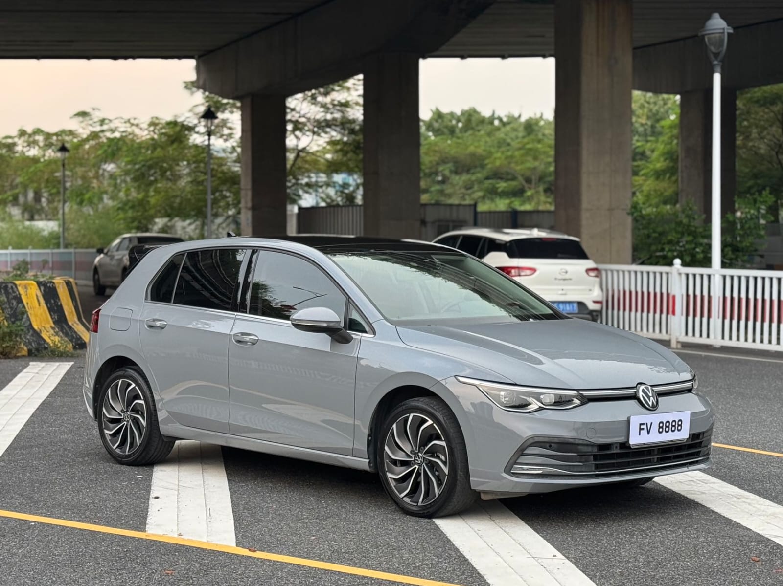 Volkswagen Golf 280TSI DSG Pro