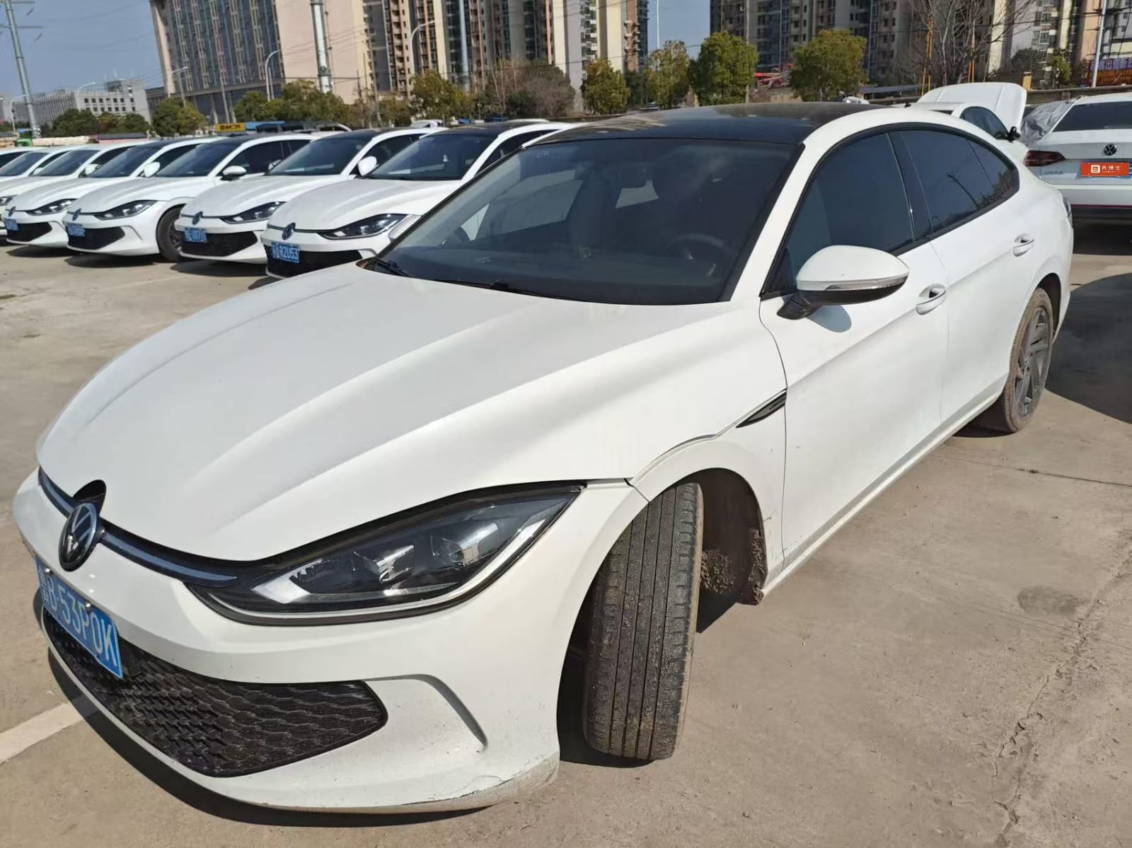 Volkswagen Lamando L 200TSI DSG Hot Edition