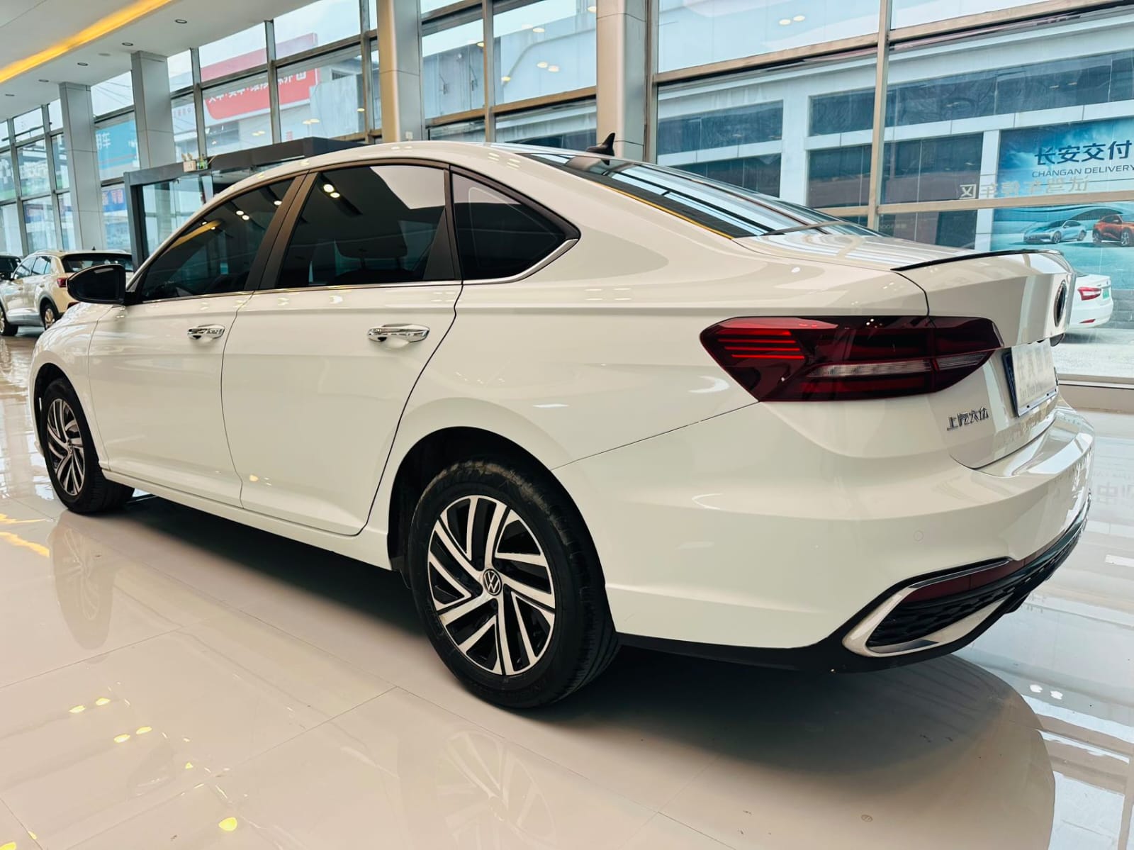 Volkswagen Lavida 280TSI DSG