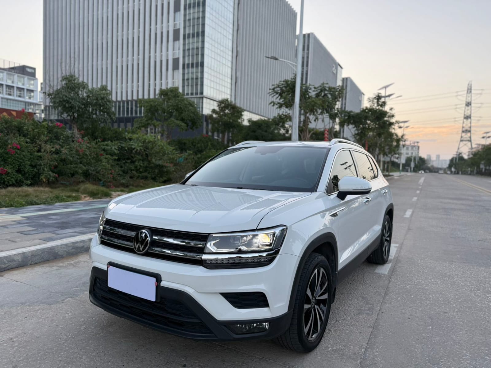 Volkswagen Tharu 280TSI Deluxe PLUS