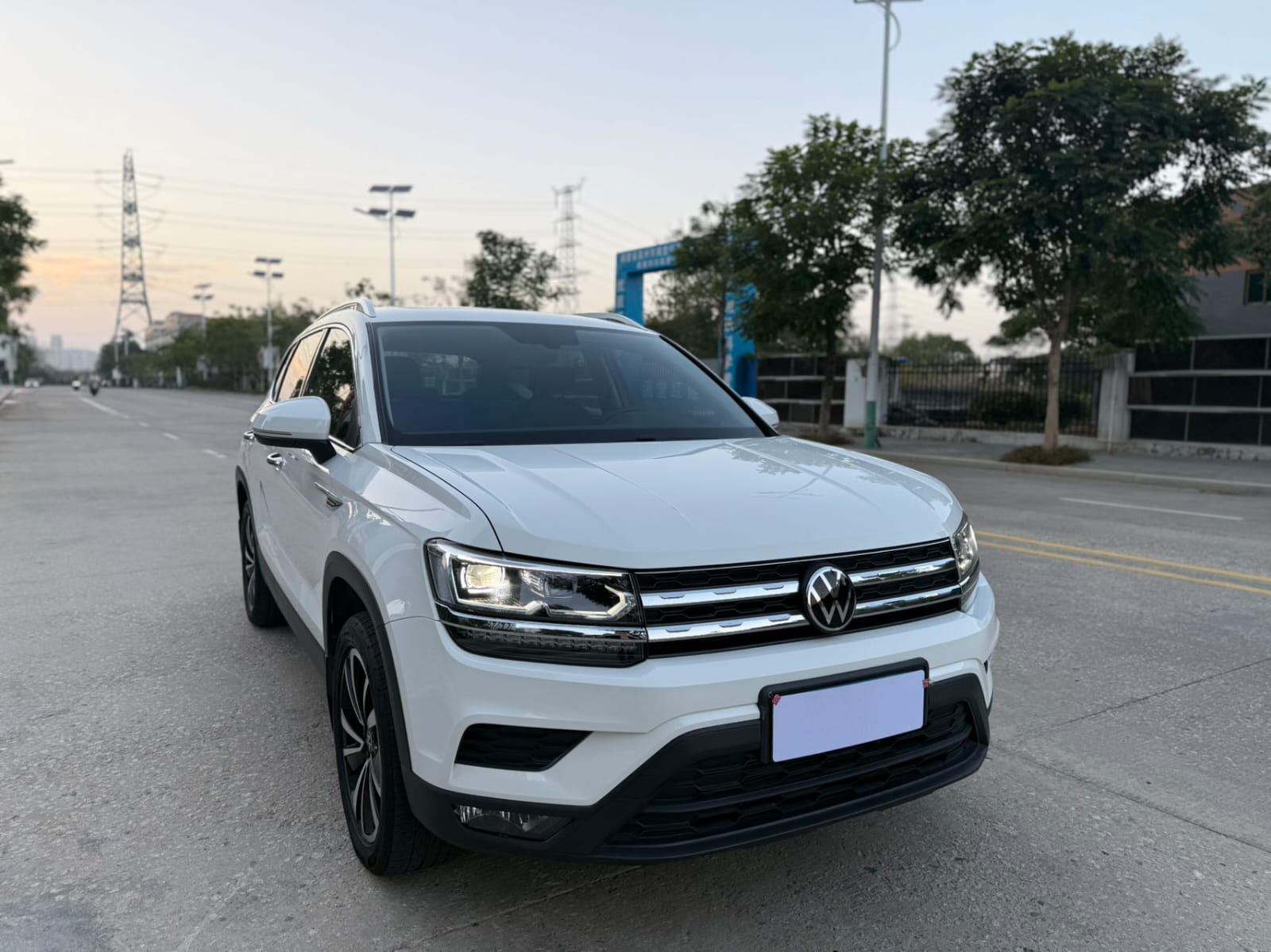 Volkswagen Tharu 280TSI Deluxe PLUS