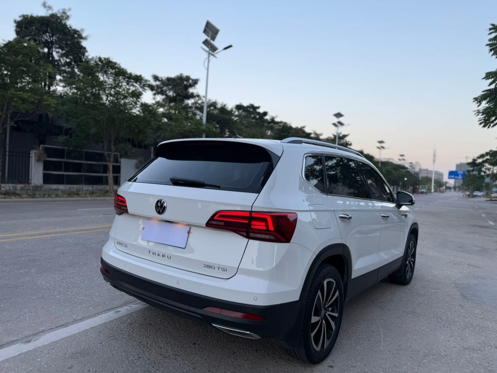 Volkswagen Tharu 280TSI Deluxe PLUS