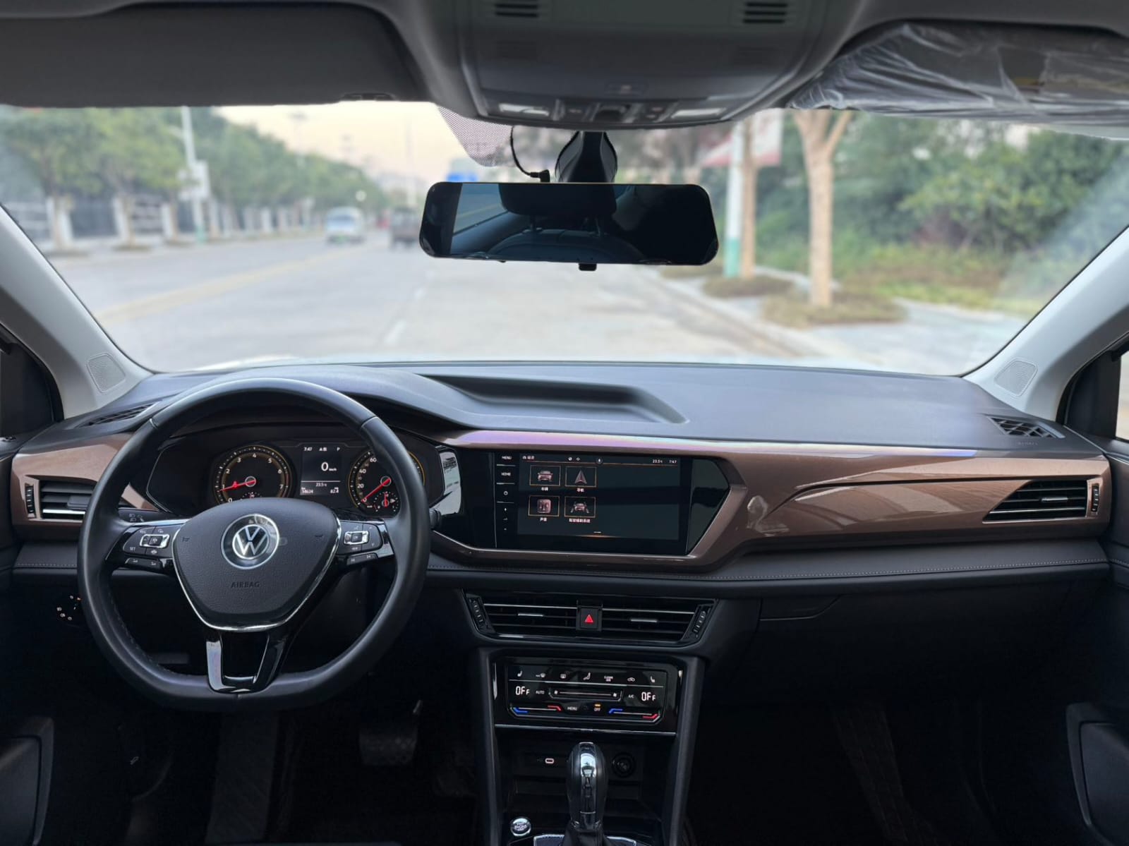 Volkswagen Tharu 280TSI Deluxe PLUS