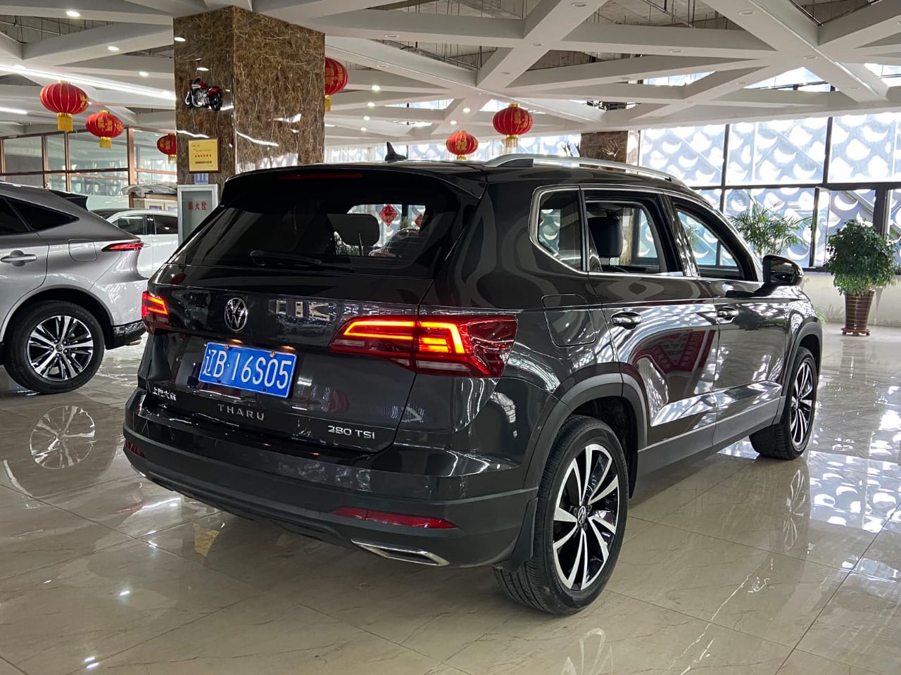 Volkswagen Tharu 1.4T 280TSI Deluxe Edition