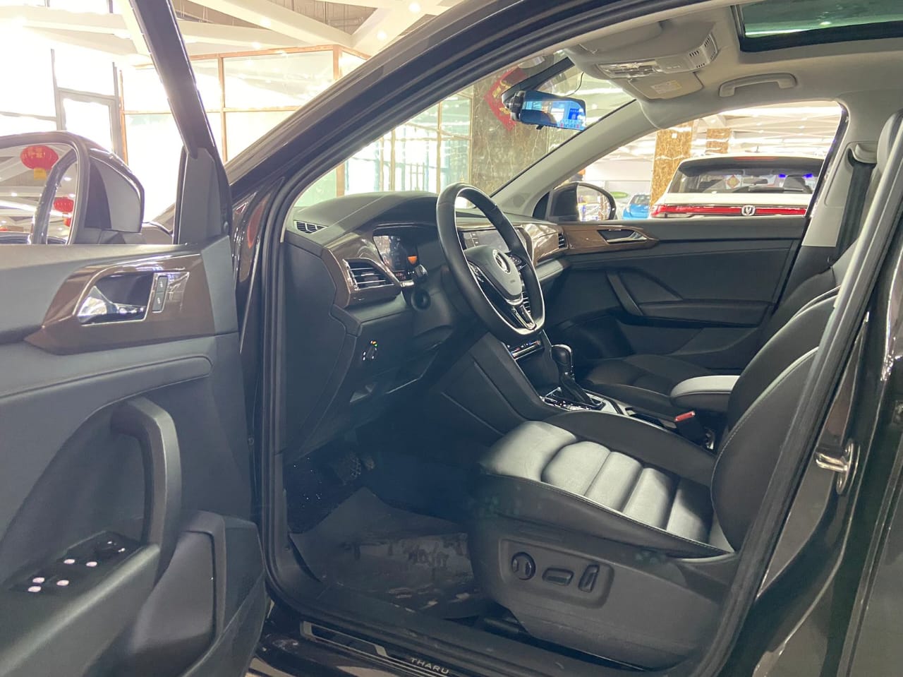 Volkswagen Tharu 1.4T 280TSI Deluxe Edition